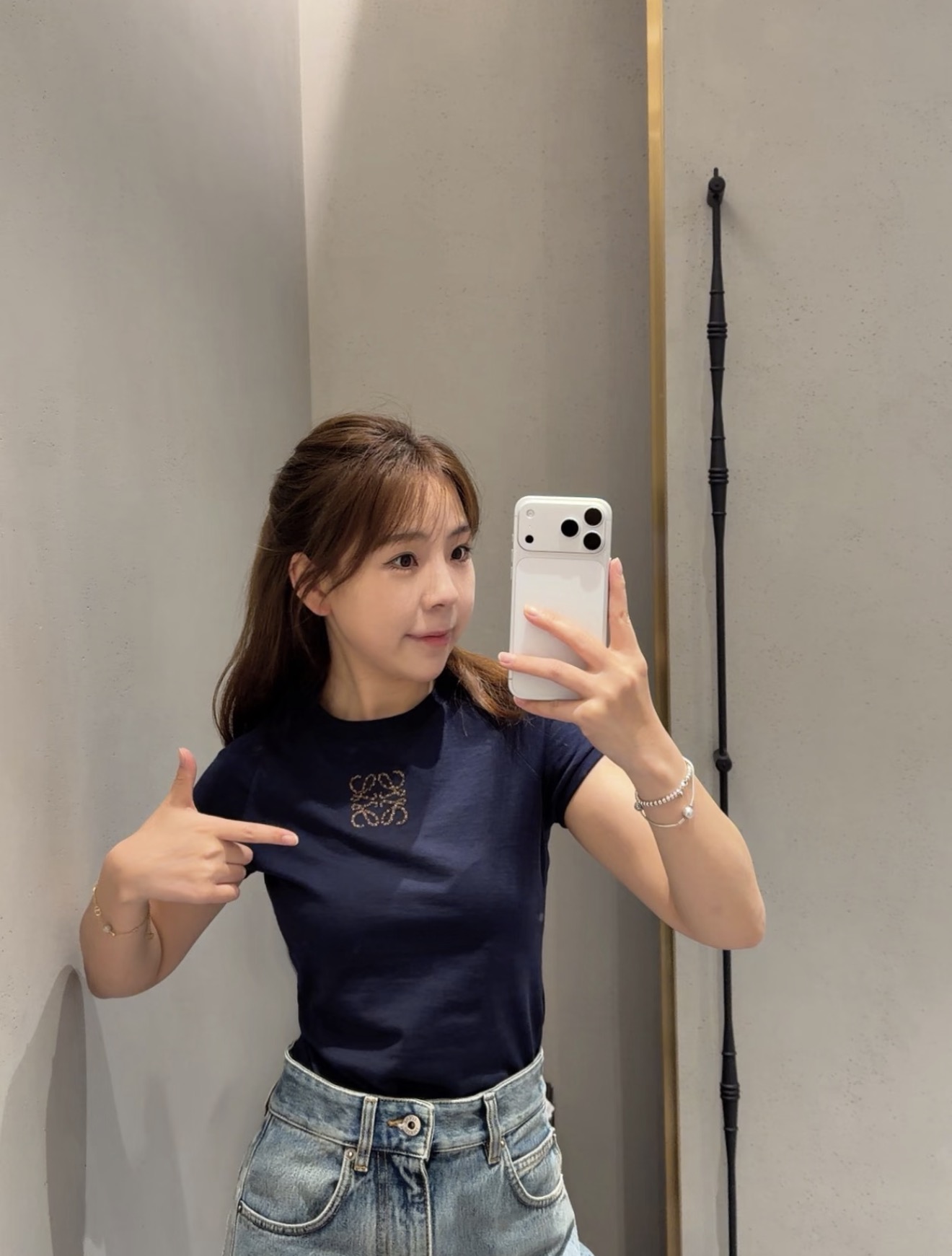 로에베 여성 반팔 상세 이미지 6