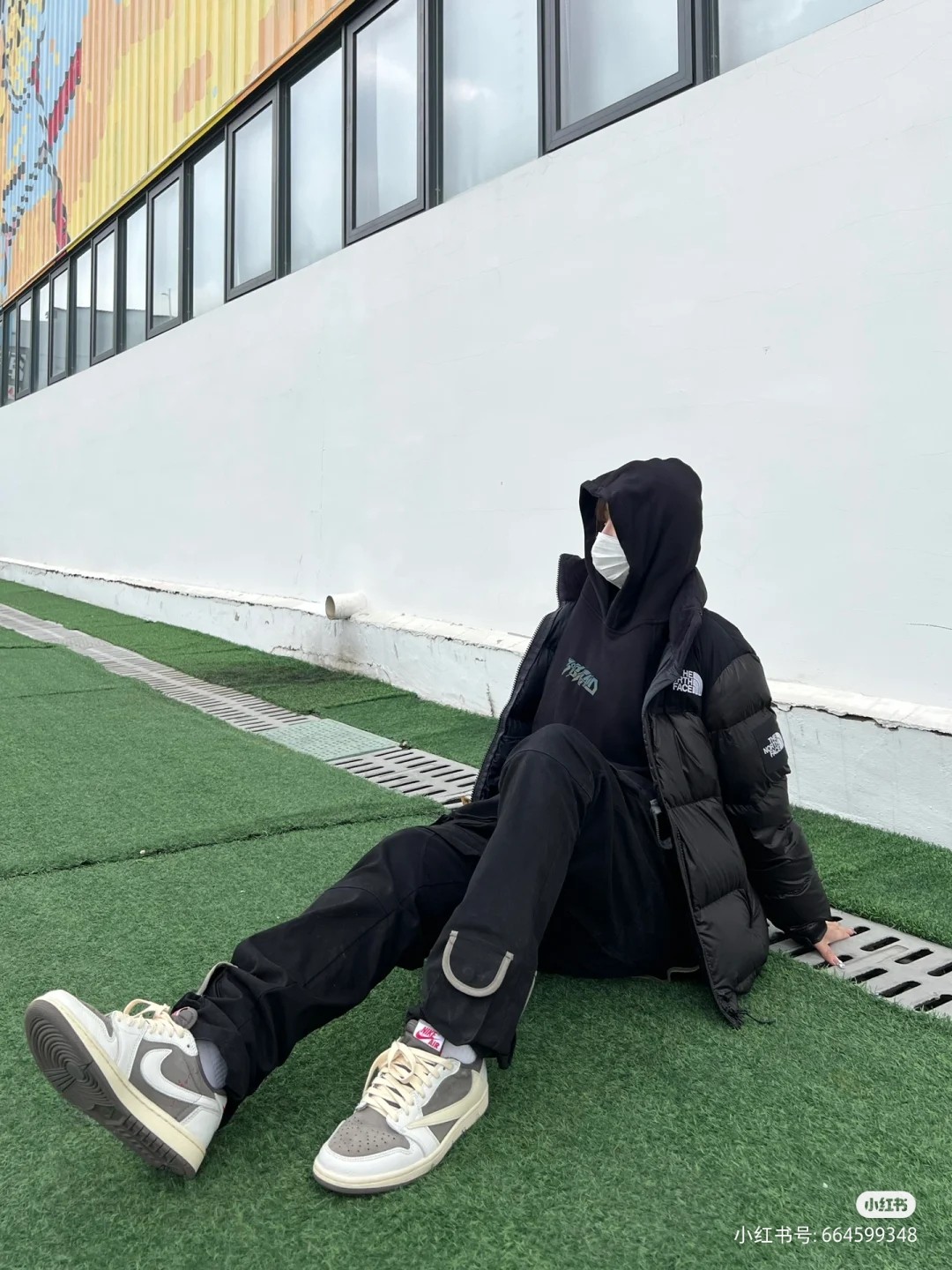 CX专供 独家纯原 【北面】TNF/北面Nuptse1996大格子/北面羽绒服 ❶刺绣采用进口田岛绣花 万针刺绣,采用进口7号针,日本女皇绣线,保证每字饱满工、立体感清晰. ❷填充国标90白鸭绒,保暖性能更出色,轻便不厚重,压缩后的蓬松度恢复性好! ❸原厂定制40D格子四级防水布料,内胆采用40T高密度胆布,防止跑绒,并保证手感及膨松度,内里采用尼龙nylon双重双层封禁设计,不会出现任何跑绒现象,内置抽拉绳扣的可调节下摆,可防风防寒! ❹拉链采用吉田YKK原厂定制,刻字清晰,质感完美顺滑. ❺辅料及扣子均采用原版一样铜芯弹簧【非市面铁芯弹簧】