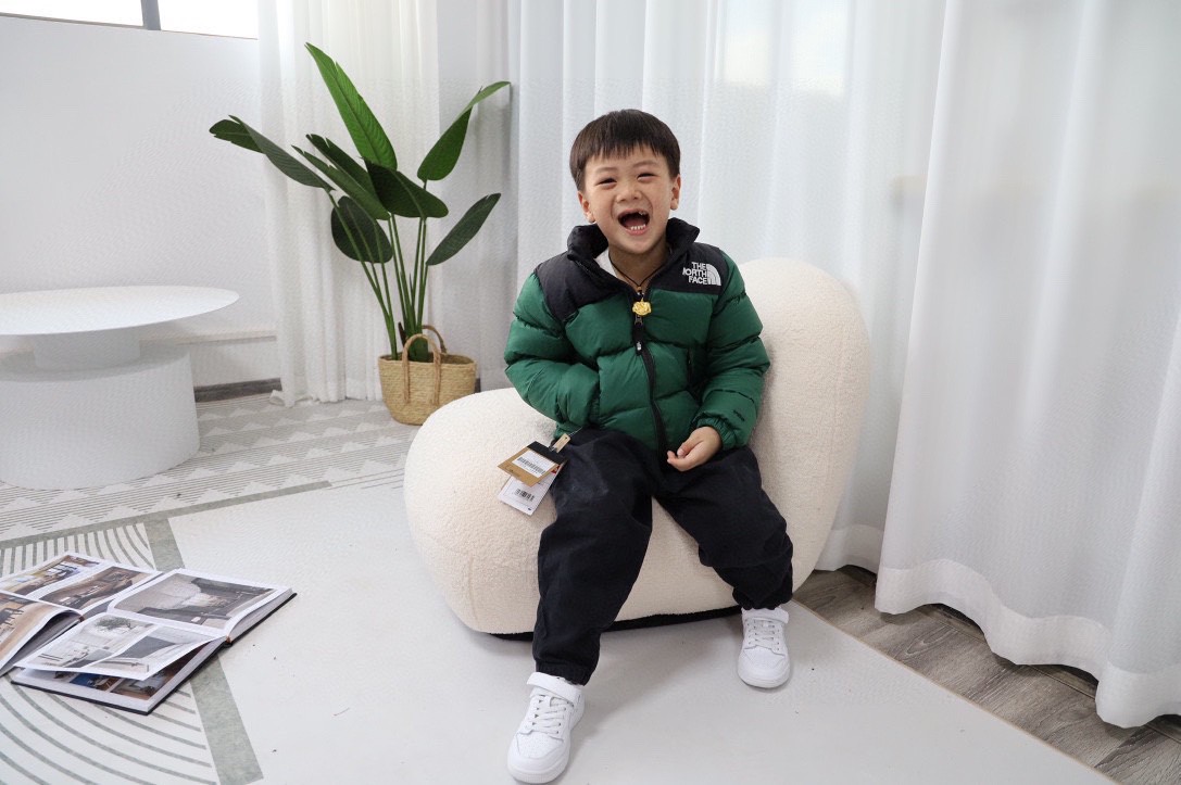 💰180
北面童装轻薄羽绒服  
尺码：110 120 130 140 150 160