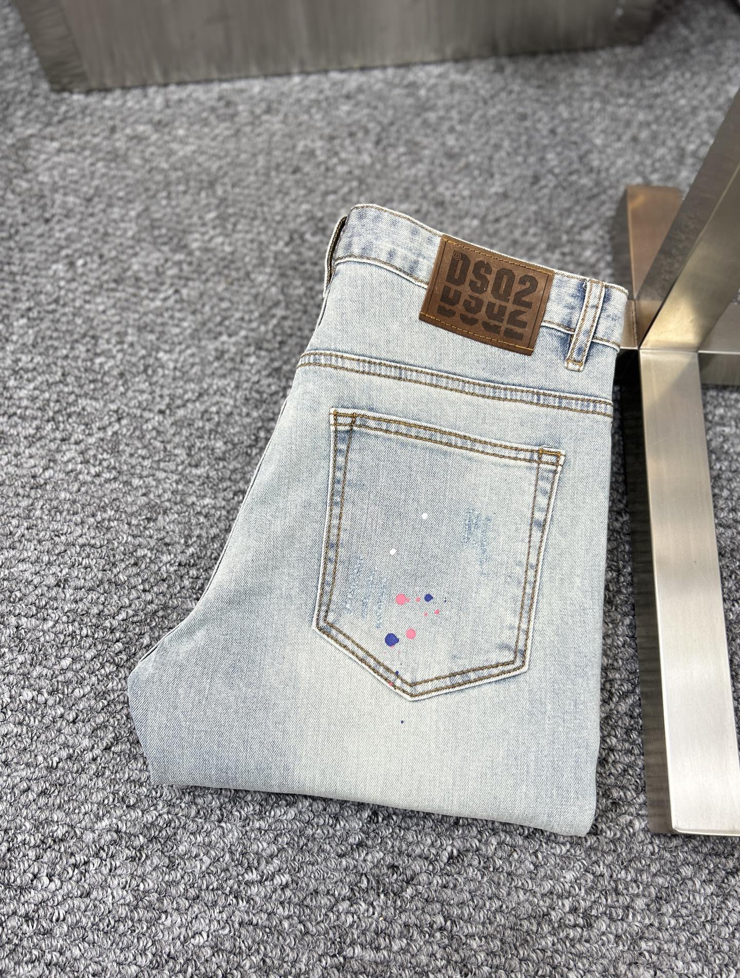 NO:444330,D2* ss25 early spring new men's jeans, the fabric is elastic. Exclusively available. Official website synchronization, fashionable and elegant, using primary color yeast washing technology, selected imported heavy tannin denim fabric, equipped with counter hardware decoration, genuine leather leather brand, exquisite car line, worth owning. Number of 29-38, no 37m,,jeans,alexander wang19860909D2* ss25早春新款男士牛仔裤 面料弹性好.独家发售 官网同步 时尚优雅 采用原色酵母水洗工艺 精选进口重磅丹宁牛仔面料 配专柜五金装饰 真皮皮牌 精致车线 值得拥有.码数29-38 无37m,,jeans,alexander wang,Men's clothing