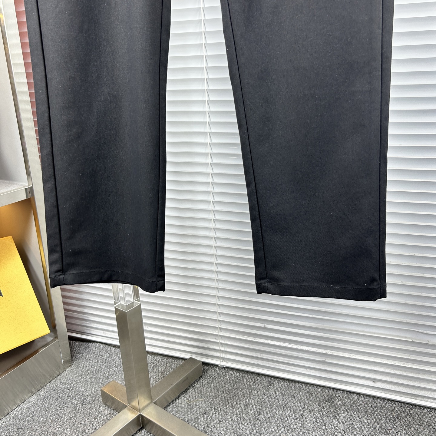 lP🆕* ss25秋冬新款休闲裤西裤，官网同步发售，裤身工艺设计，进口客供辅料、面料定制，代工厂出品免检