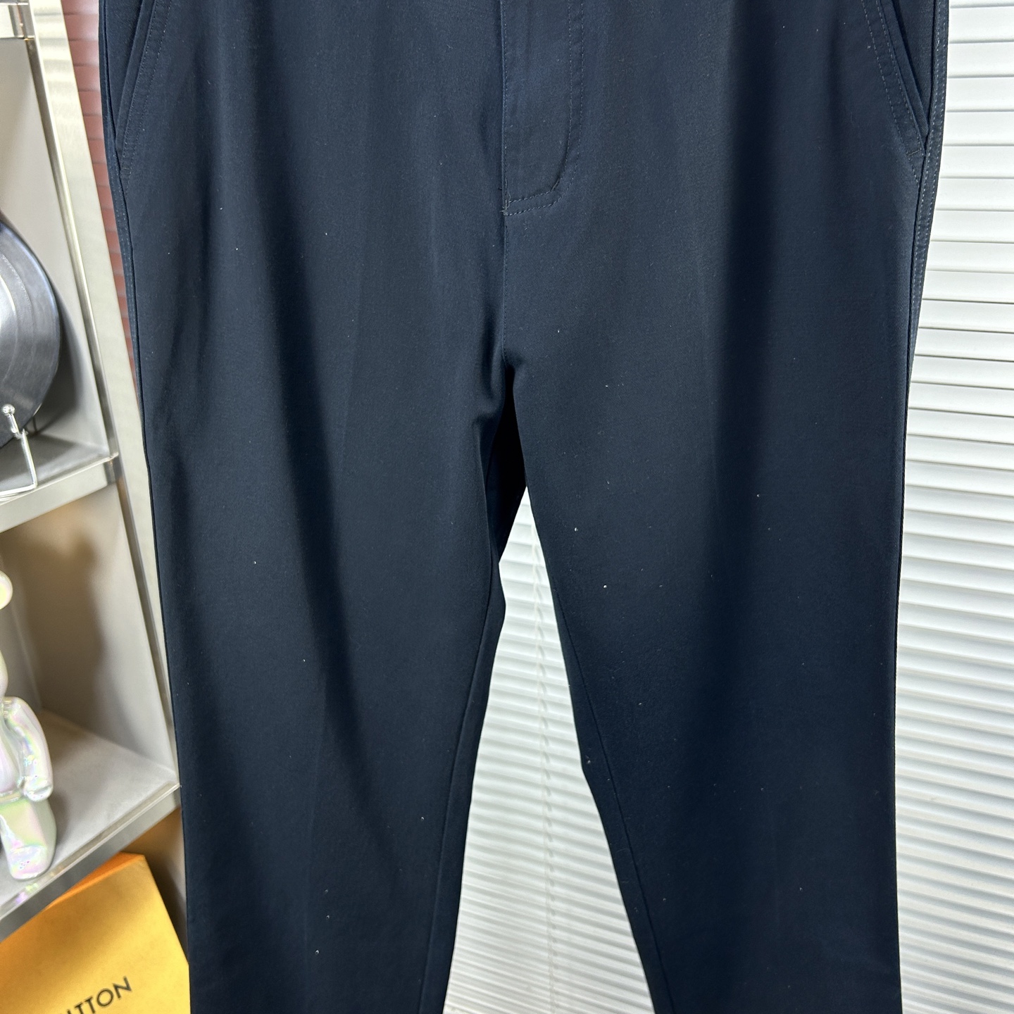 LV*路易 ss25秋冬新款休闲裤西裤，官网同步发售，裤身工艺设计，进口客供辅料、面料定制，代工厂出品免