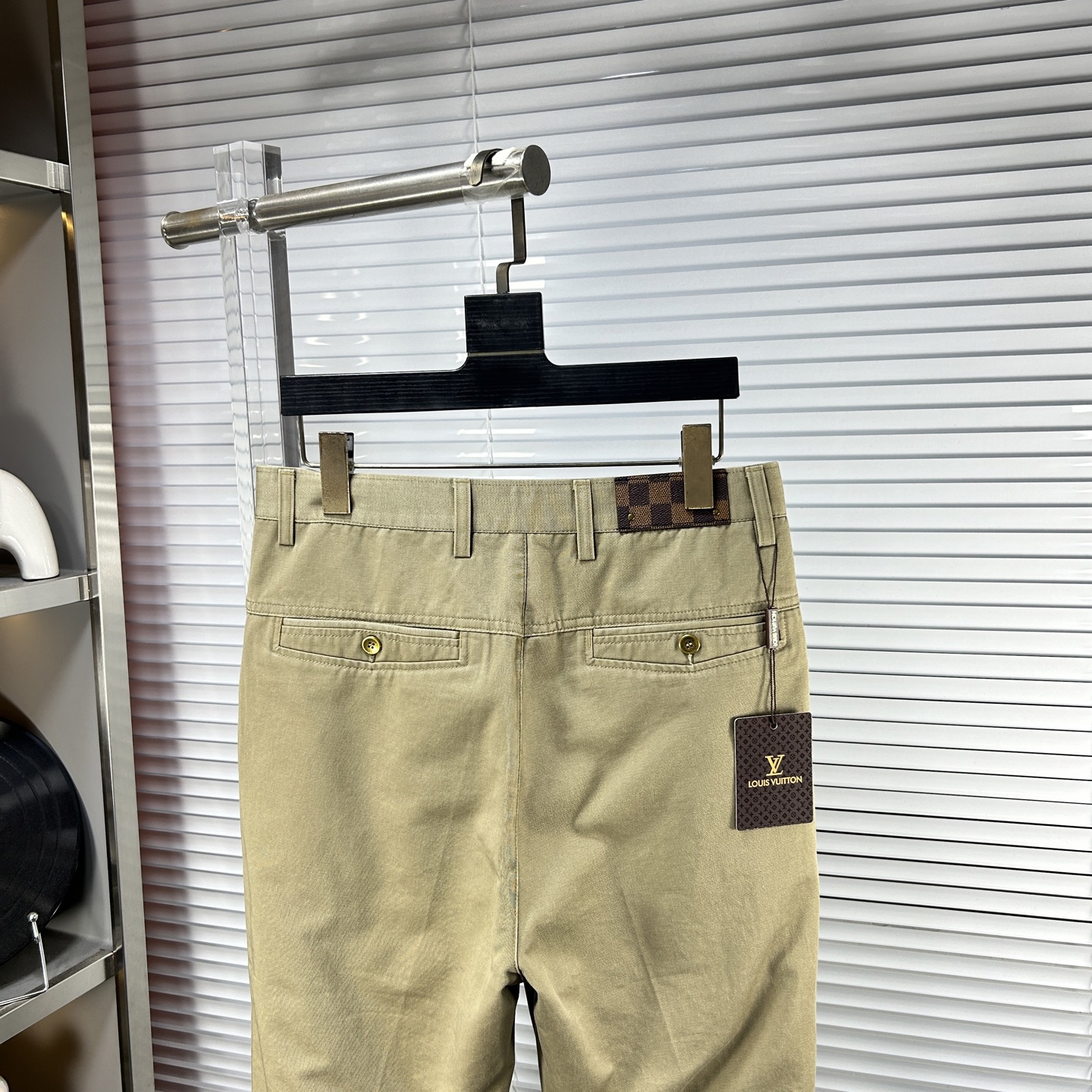 LV*路易 ss25秋冬新款休闲裤西裤，官网同步发售，裤身工艺设计，进口客供辅料、面料定制，代工厂出品免