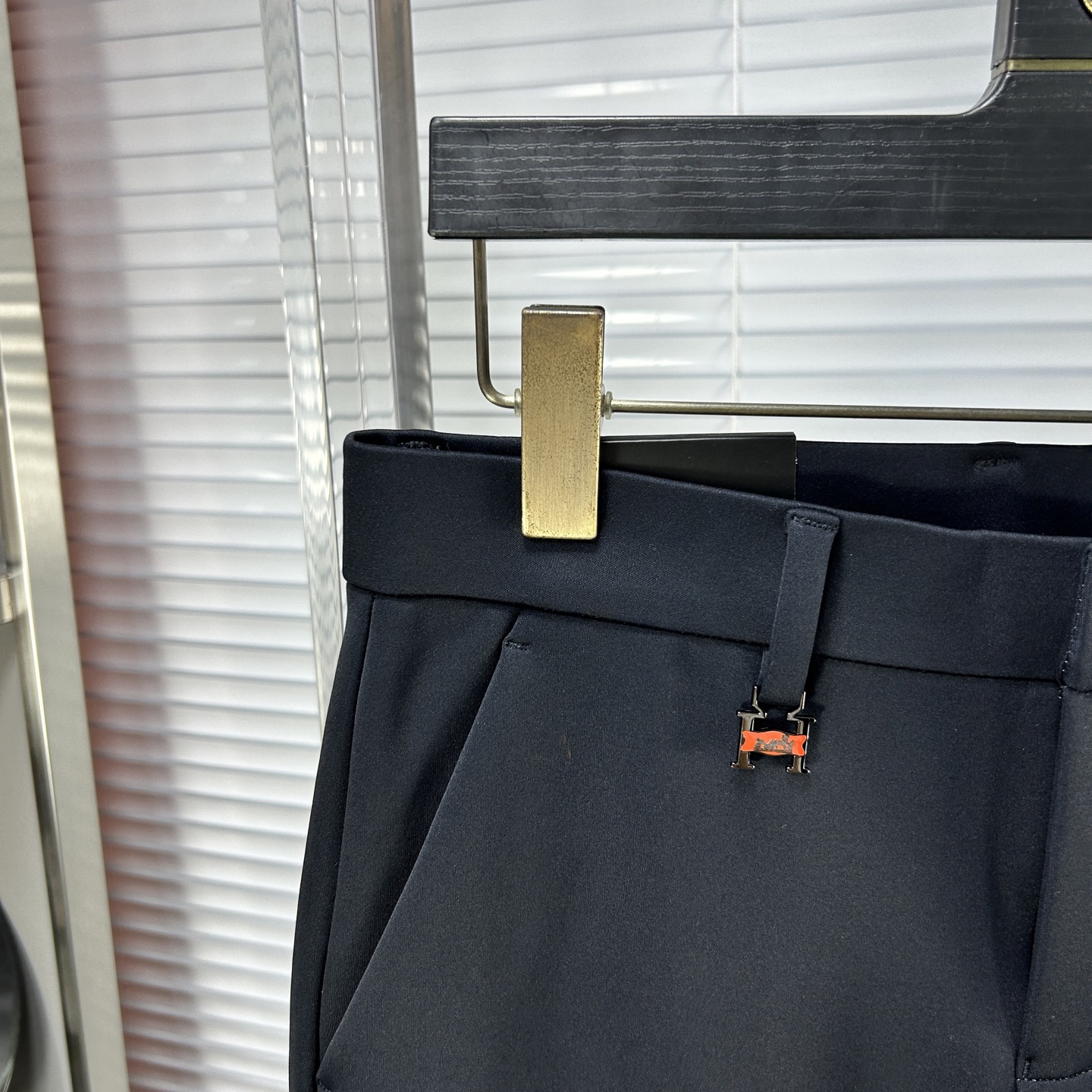 Herm*爱马仕 ss25秋冬新款休闲裤西裤，官网同步发售，裤身工艺设计，进口客供辅料、面料定制，代工厂