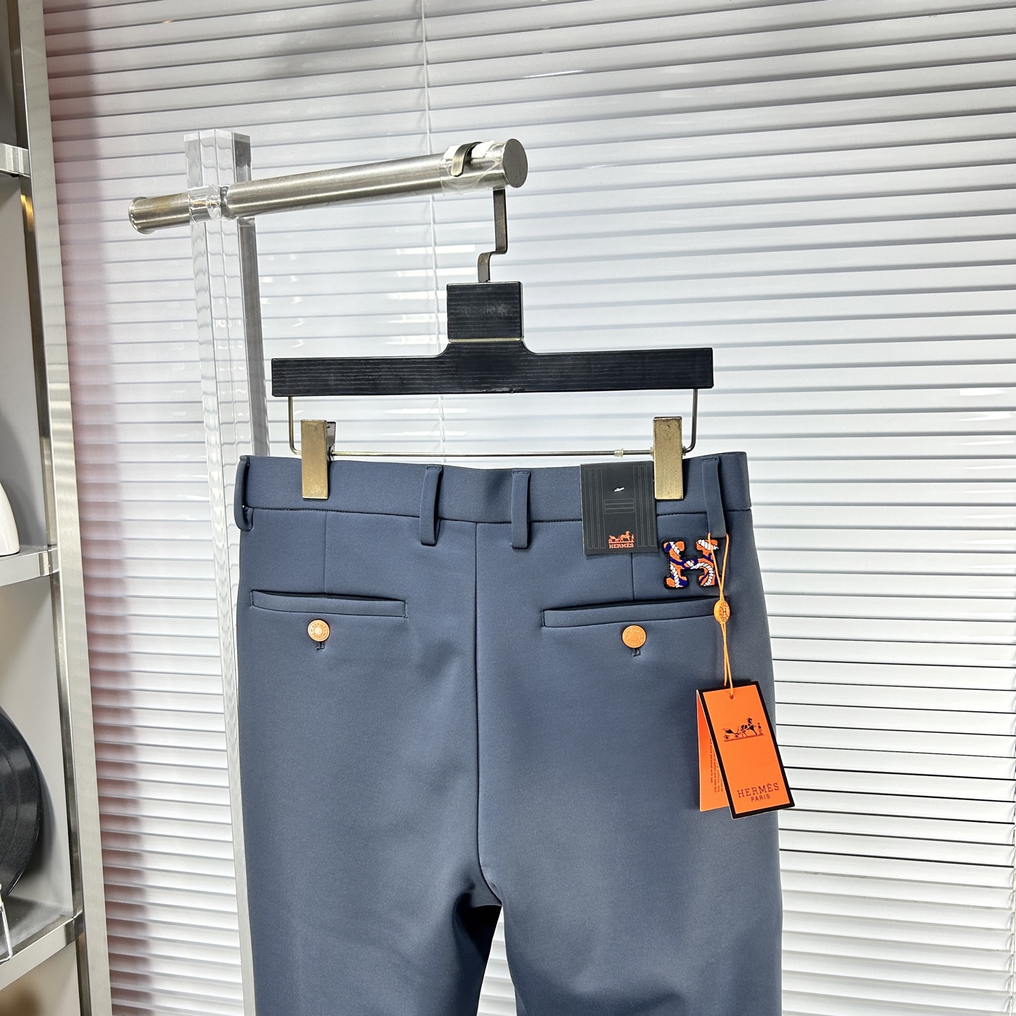 Herm*爱马仕 ss25秋冬新款休闲裤西裤，官网同步发售，裤身工艺设计，进口客供辅料、面料定制，代工厂