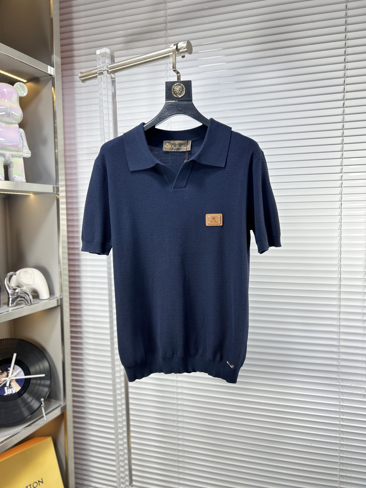 NO:918836,LP* ss26 early spring and summer knitted sweater Polo short-sleeved, the latest fashion model on the official website, synchronized with the official website, customized Yilite fabric at the counter!  Comfortable against the skin, durable and easy to wear, meticulous original craftsmanship, a must-have item for handsome men, exquisite craftsmanship. Sizes M-4XL, loro piana, sweaters, T-shirt,19860909LP* ss26早春夏款针织毛衣Polo短袖,官网最新时尚款,官网同步,专柜定制伊力特面料！贴肤舒适,耐看又好穿,原厂工艺一丝不苟,型男必备单品,工艺精湛 尺码M-4XL,,loro piana,sweaters,T-shirt,,Men's clothing