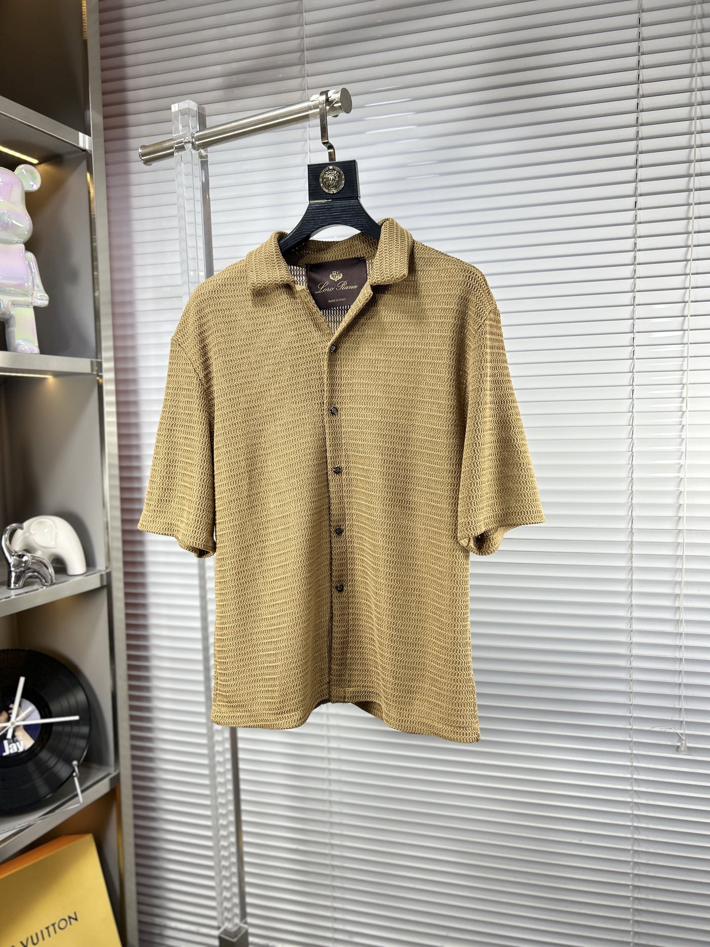 NO:918830,LP* ss26 early spring new hollow shirt jacket, counter-customized fabric, highly breathable and comfortable, exquisitely crafted, with impeccable detail processing, brand element design concept, reflecting high quality. It feels delicate and soft!  It presents a casual cut and the upper body shape is awesome!  Size M-XXL,,loro piana,jackets & coats,shirts,19860909LP* ss26早春新款镂空衬衫外套 专柜定制面料 透气舒适度高,精工制作,细节处理完美无可挑剔,品牌元素设计理念,体现高品质.手感细腻柔软！呈现休闲裁剪,上身版型超赞！码数M-XXL,,loro piana,jackets & coats,shirts,,Men's clothing