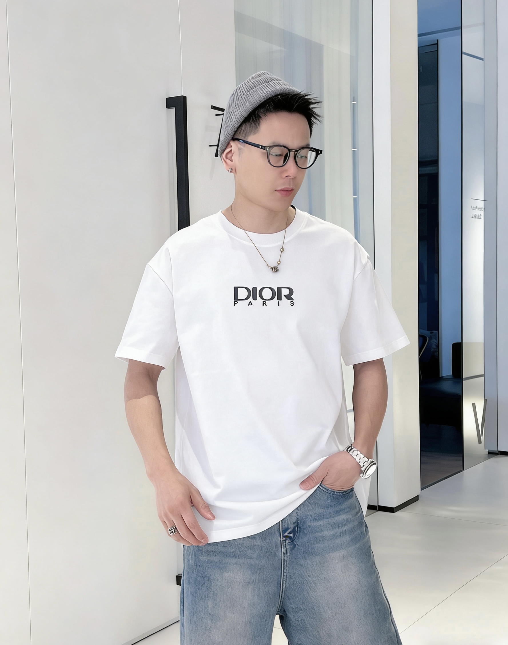 NO:926057,DIo*Dior ss26 new summer short-sleeved T-shirt, ice tide cotton series, soft and skin-friendly, official w1-1 gram weight 260, high version, top pattern logo, handsome and fashionable, simple and versatile. Not only crisp and trendy silhouette, but also comfortable to wear, more delicate yarn, code size M-XXXL,, dior, dior, T-shirt, tees, t-shirt,19860909DIo*迪奥 ss26夏季新款短袖T恤,冰潮棉系列柔软亲肤 官w1-1克重260 高版本 顶级图案logo,帅气时尚,简约百搭款.不仅挺括,保持潮流的廓形,又穿着舒适,纱织更细腻 码数M-XXXL,,dior,dior,T-shirt,tees，t-shirt,,Men's clothing