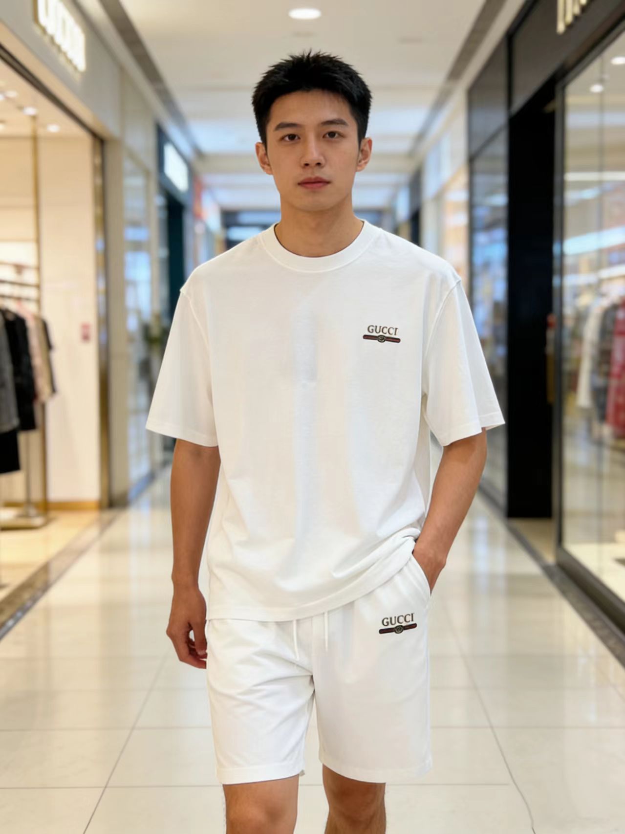 NO:937481,Detachable tops and shorts Gucc* Gucci ss26 early spring and summer casual suits. Orders from trading company channels. Exclusive and limited sale of overseas boutiques. Classics are timeless. It is absolutely worth buying!  No need to think about how to match it, just one set and it’s easy!  Customized fabrics are provided by customers, which are smooth to the touch, yet crisp and stylish, and the upper body is full of texture!  The overall design is simple and elegant without losing style. It has a strong sense of upper body. It is definitely at the forefront of fashion. It is very comfortable to wear and the upper body is exquisite and vivid. It can be used in various occasions no matter when. Sizes M-XXXL,, gucci, shorts,19860909可拆卖 上衣 短裤 Gucc*古奇 ss26早春夏款休闲套装 贸易公司渠道订单,海外精品独家限定发售,经典即永恒,入手绝对值的！不用想怎么搭配,直接一套轻松搞定！客供定制面料,触感顺滑,却又挺括有型,上身质感十足！ 整体简洁大方而不失格调,上身感极强,绝对走在时尚最前端,穿着非常舒适,上身精致跃然,无论是什么时候都能胜任各种场合 尺码M-XXXL,,gucci,shorts,,Men's clothing