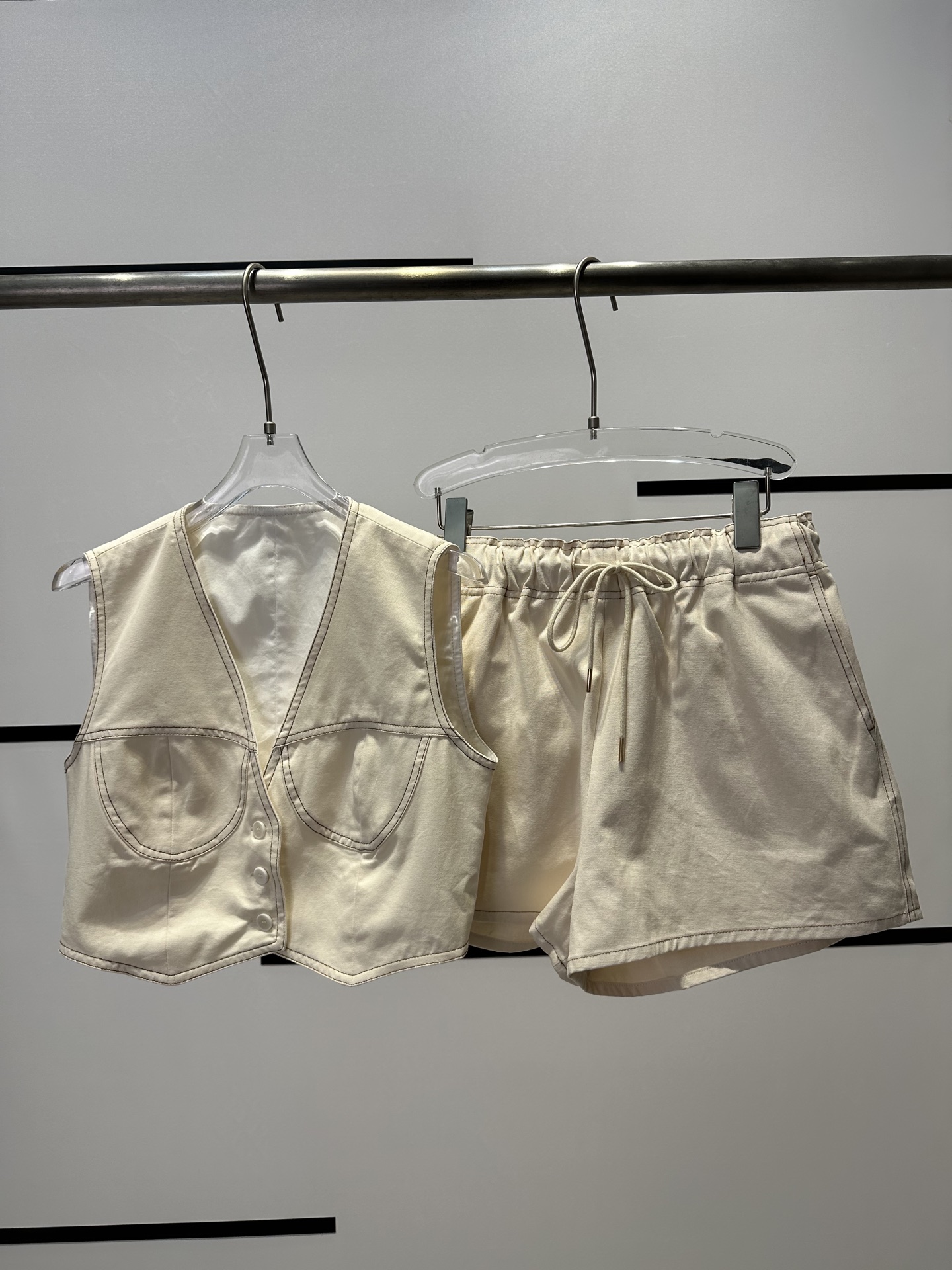 High Quality Women’s Clothes: SandroB5095 – Unique Exploding Quality!