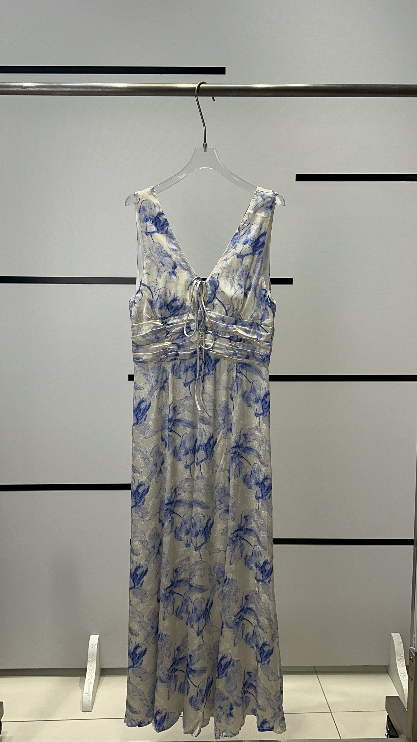 High-Quality Women’s Suit Inspired by Garden Colors and Elegance: MajeB5130 Collection Summary