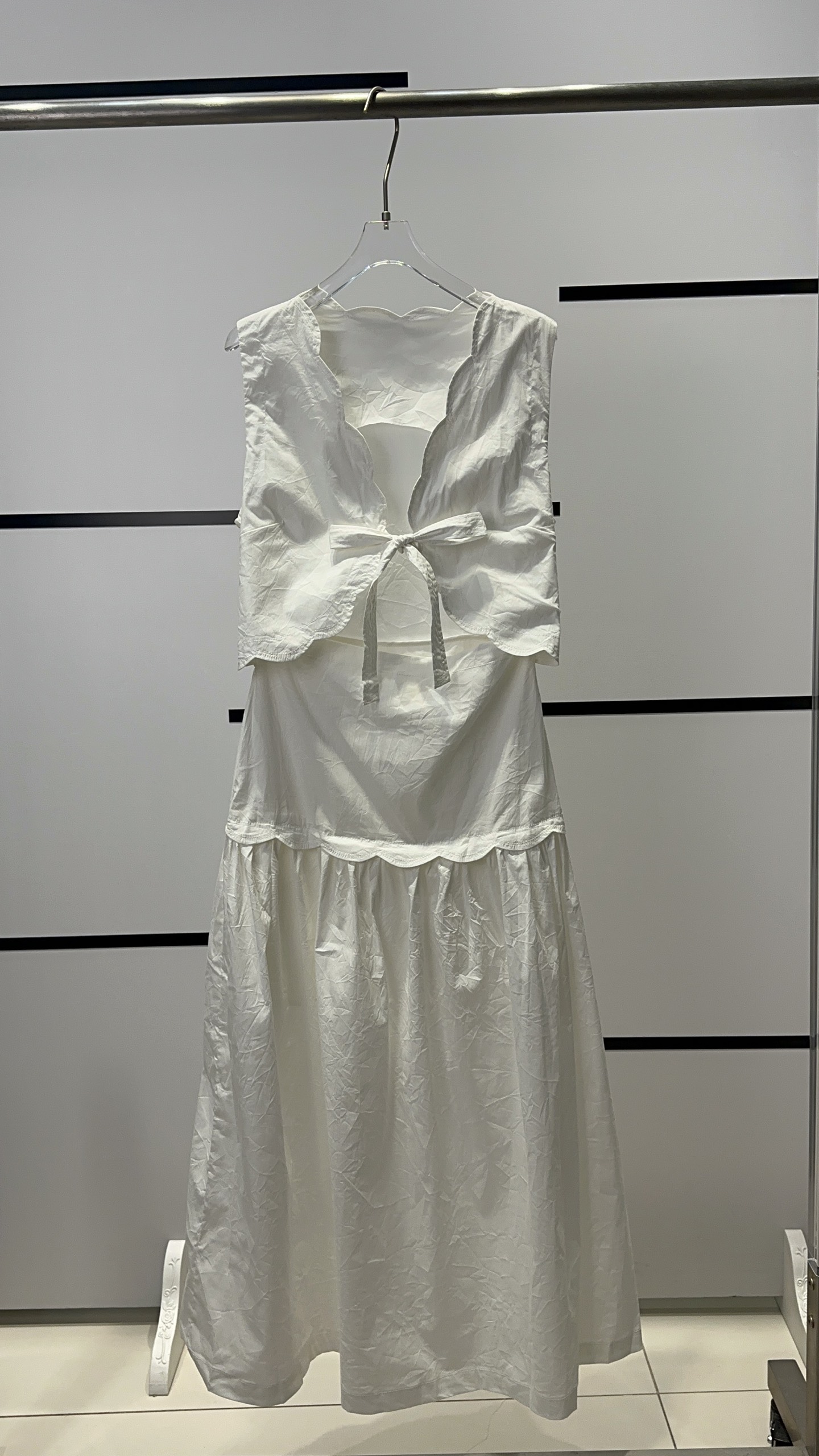 High-end Women’s Suit and French Wave-Side Dress Collage: Elegant, Poetic, and Comfortable