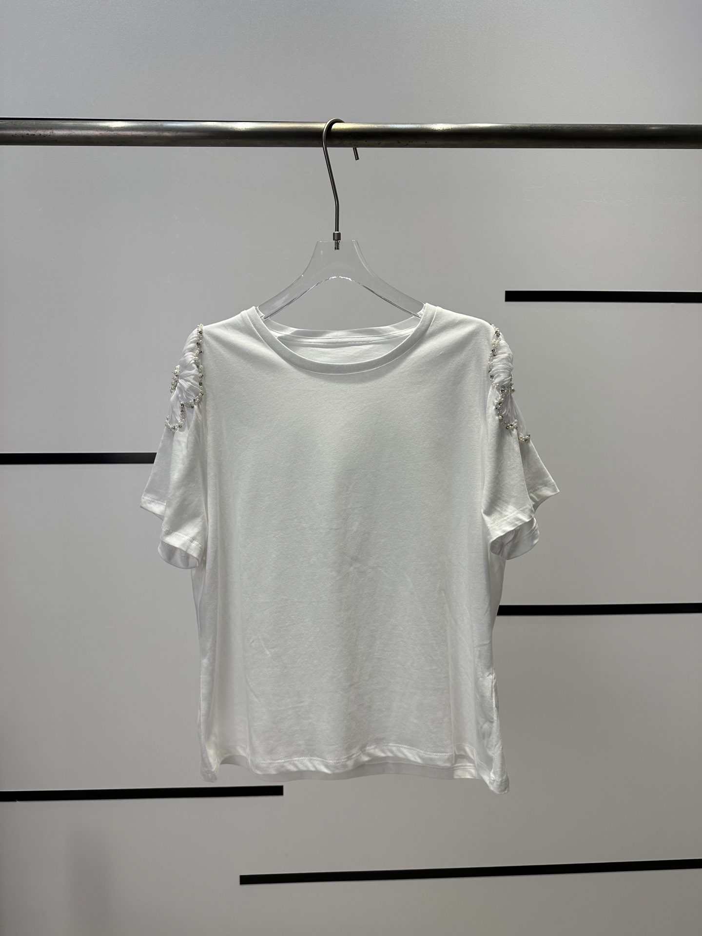 High-End Women’s Outfits: SandroB5170 Pack – Stylish Summer T-Shirt Combos for SMLs