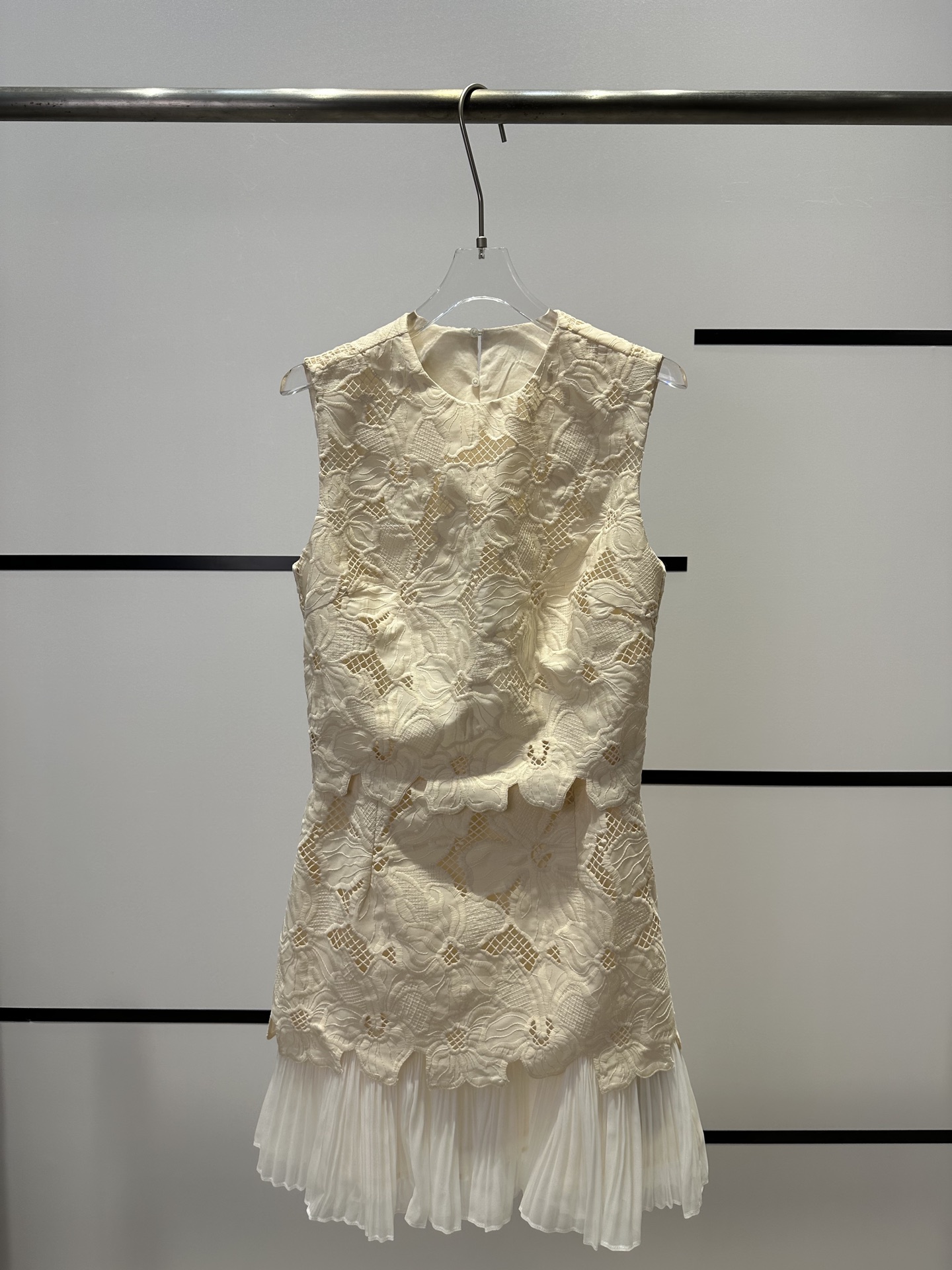 High-Quality Female Suit with SandroB5185 Water-Soaked Web Dress Customization