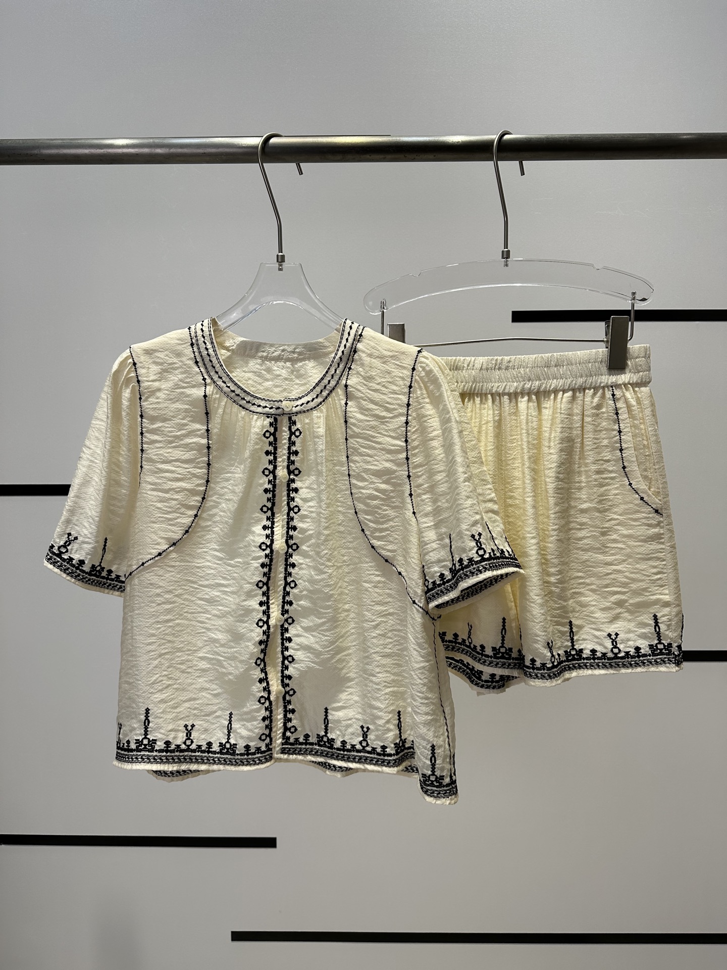 High-end Women’s Clothes: SandroX5513 Embroidery Suit for Comfortable Style, Practical Fashion