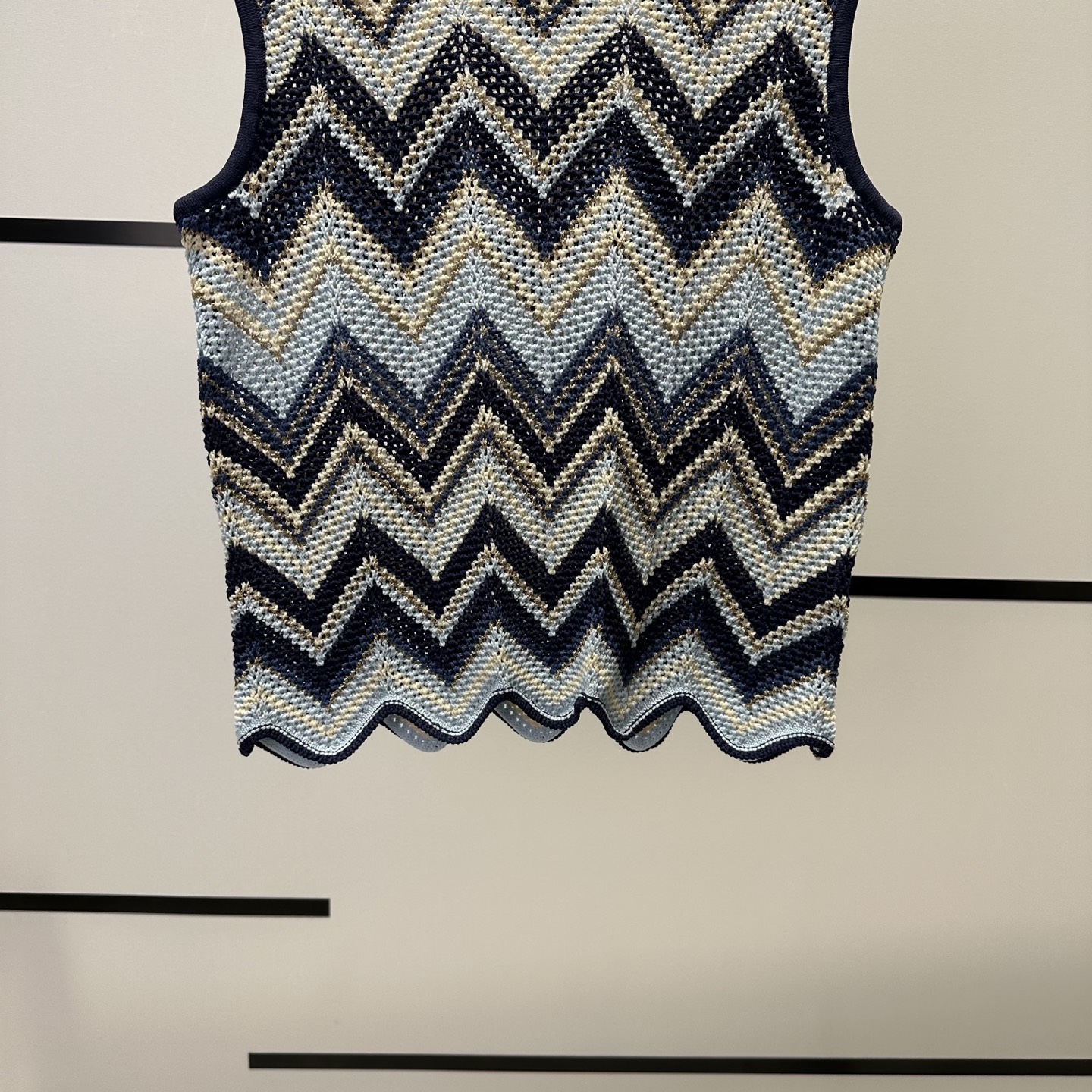 Maje A66114 Women’s Suit: High-End Quality, Wave-Lined Design, Custom Weave, Flattering Fit - 图片 6