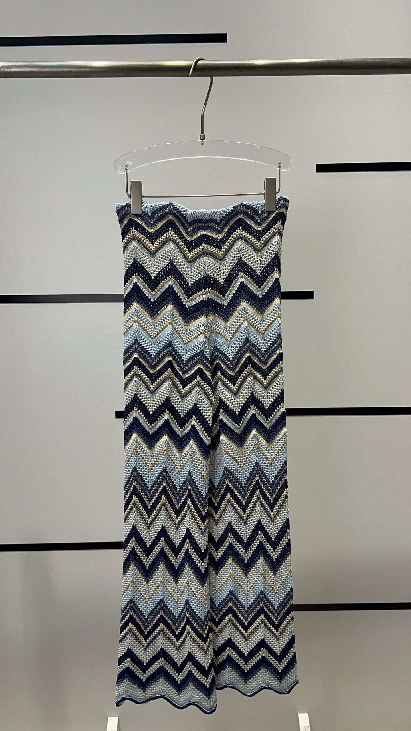 Maje A66114 Women’s Suit: High-End Quality, Wave-Lined Design, Custom Weave, Flattering Fit - 图片 8