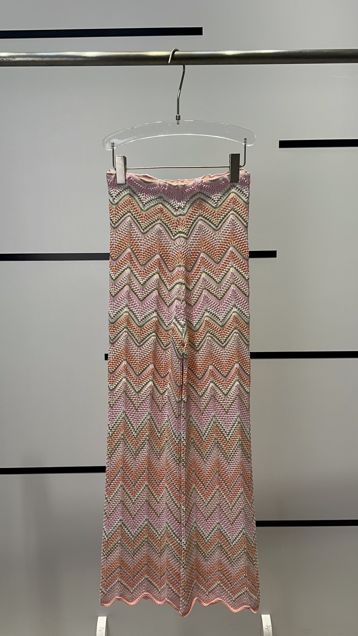 High-Quality Women’s Outfits by MajeA: Stylish T-shirts, Vests, and Pants Suit - 图片 8