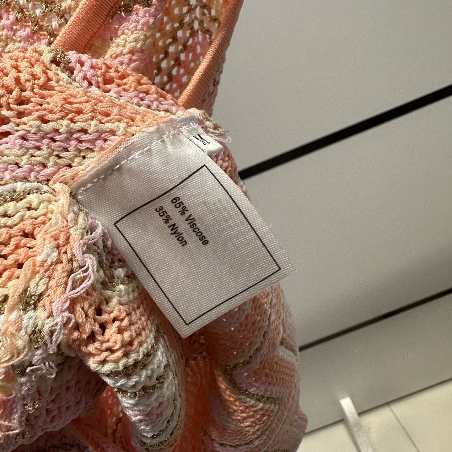 High-Quality Women’s Outfits by MajeA: Stylish T-shirts, Vests, and Pants Suit - 图片 9