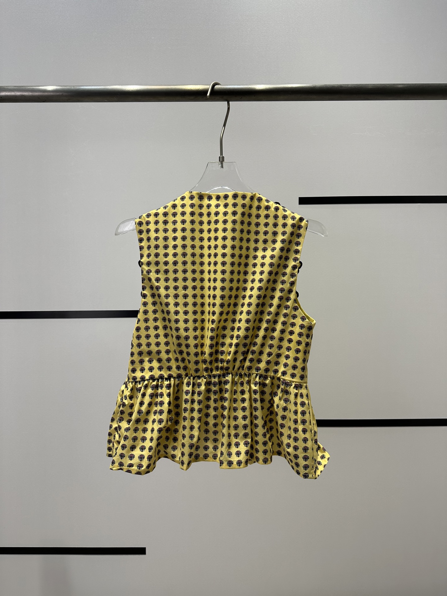 High-end Women’s Clothes: SandroB5212 Collection Features Embroidered Velvet and Unique Designs - 图片 2