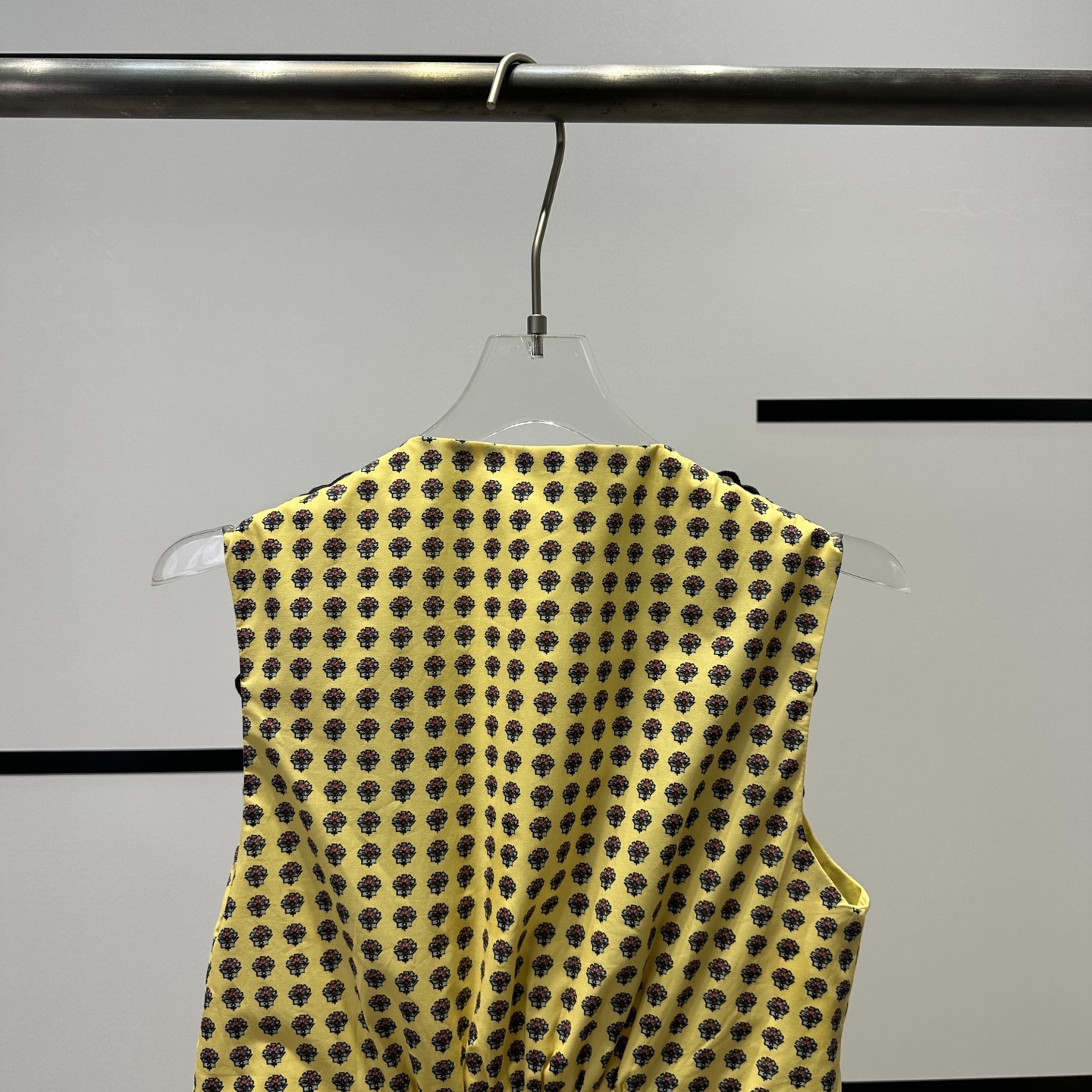 High-end Women’s Clothes: SandroB5212 Collection Features Embroidered Velvet and Unique Designs - 图片 6