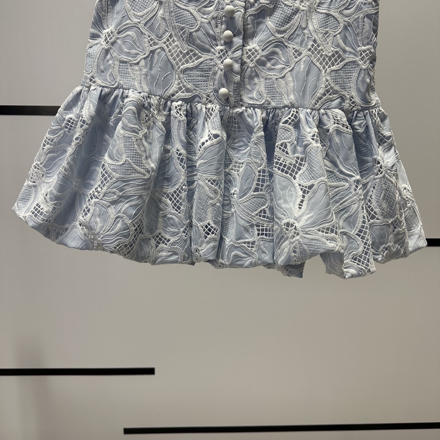 High-End Women’s Clothes Pack with Custom Embroidery and Detailed Processing - 图片 5