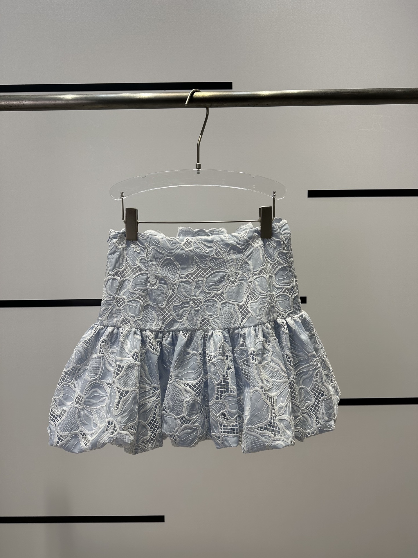 High-End Women’s Clothes Pack with Custom Embroidery and Detailed Processing - 图片 2