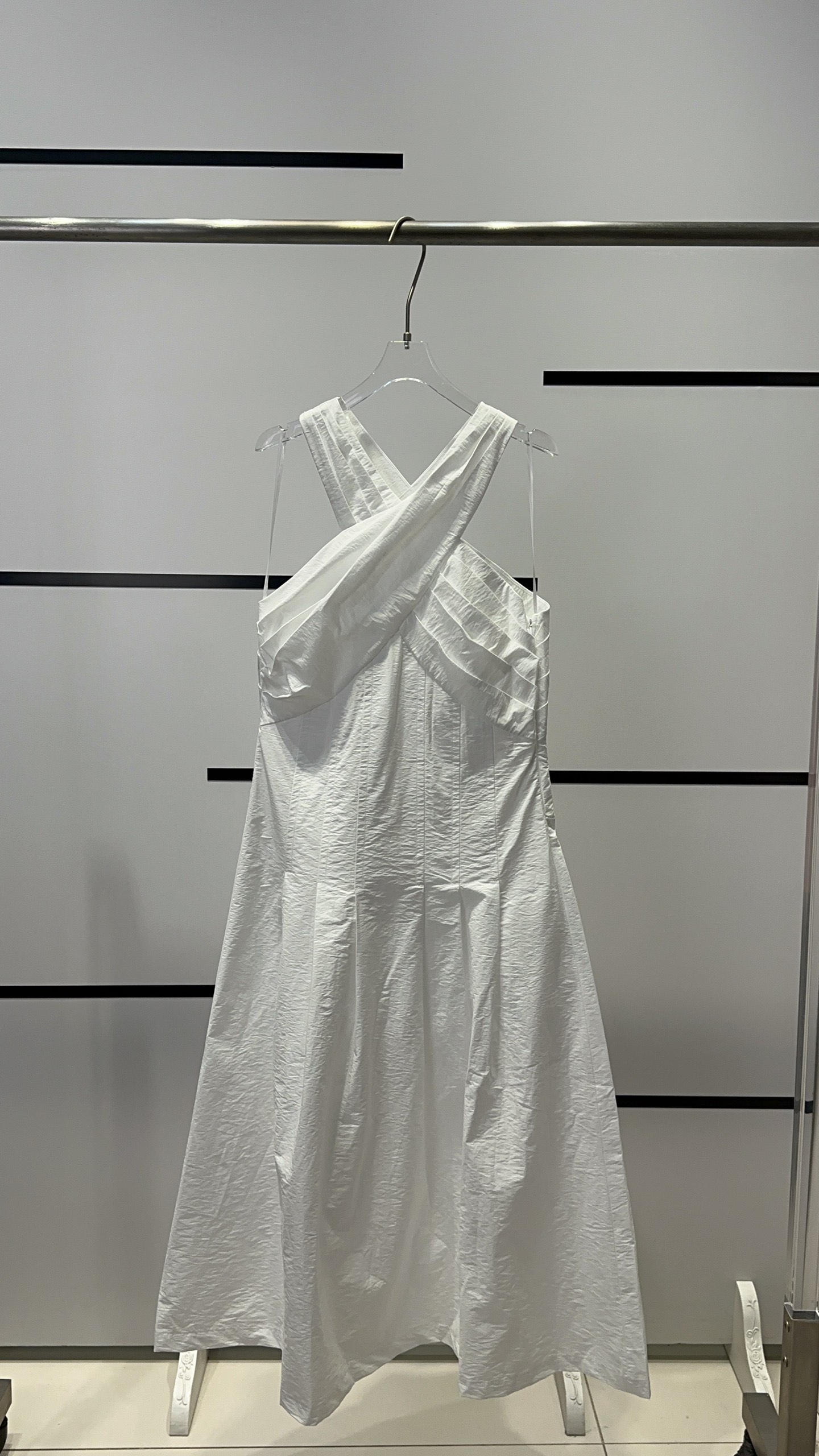 High-End Sleeveless Women’s Suit: MajeB5255 Euphemismal Dress for Summer Coolness