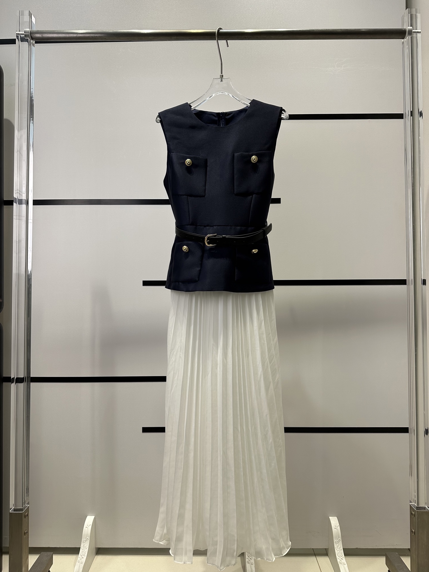 Stylish Women’s Clothes: High Quality, Romantic Design, Hip Curve, Layered, Waist-Friendly, Chinese Hepburn Style - 图片 1