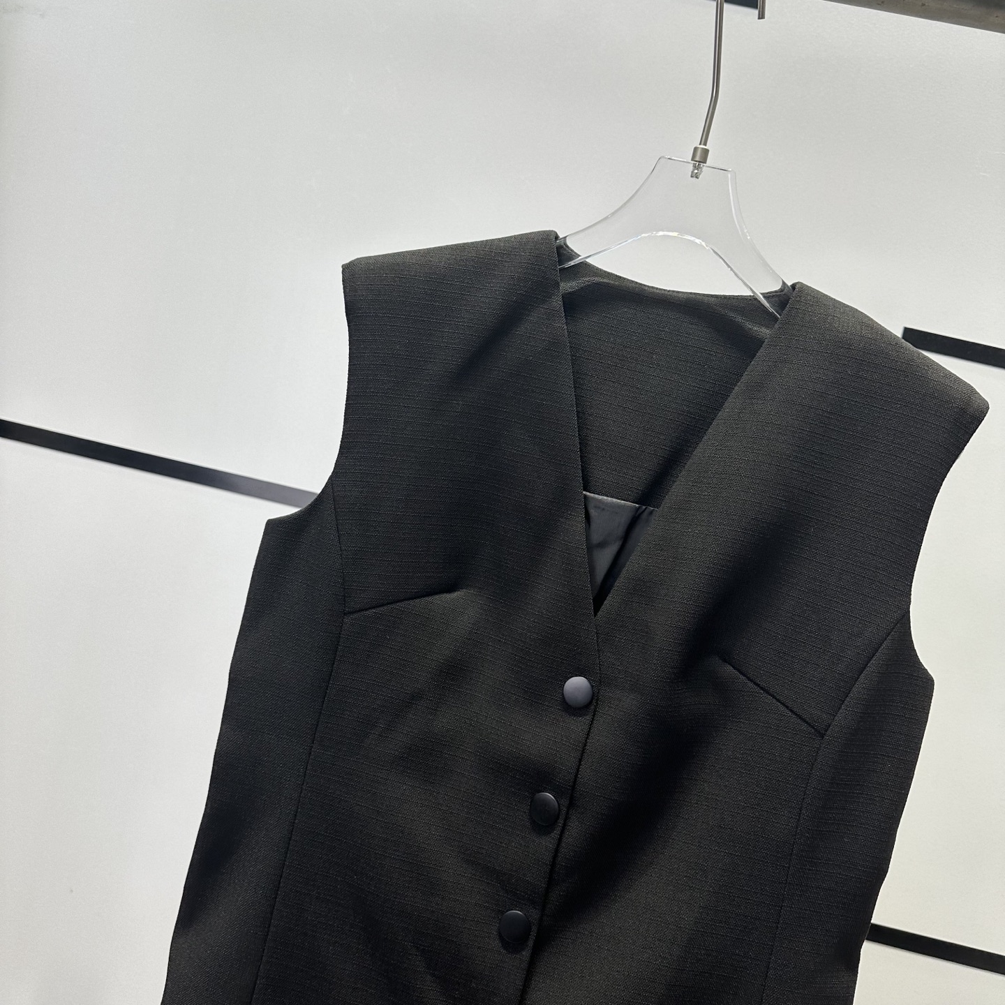 SANDRO2025 New French-style Black V Dress: High Quality Women’s Clothes Update - 图片 4