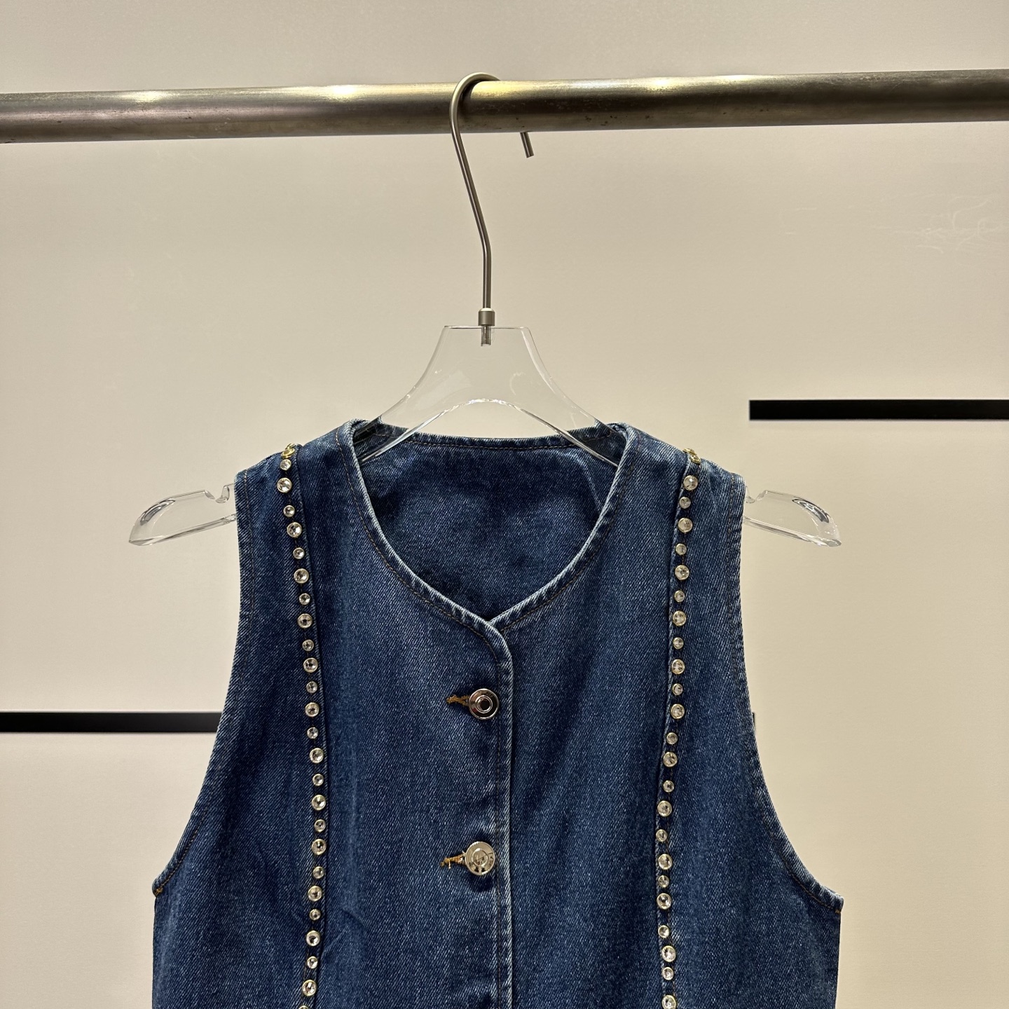 Fashion Code: High-Quality Women’s Clothes Set with Stylish Cosmopolitan Jeans - 图片 4