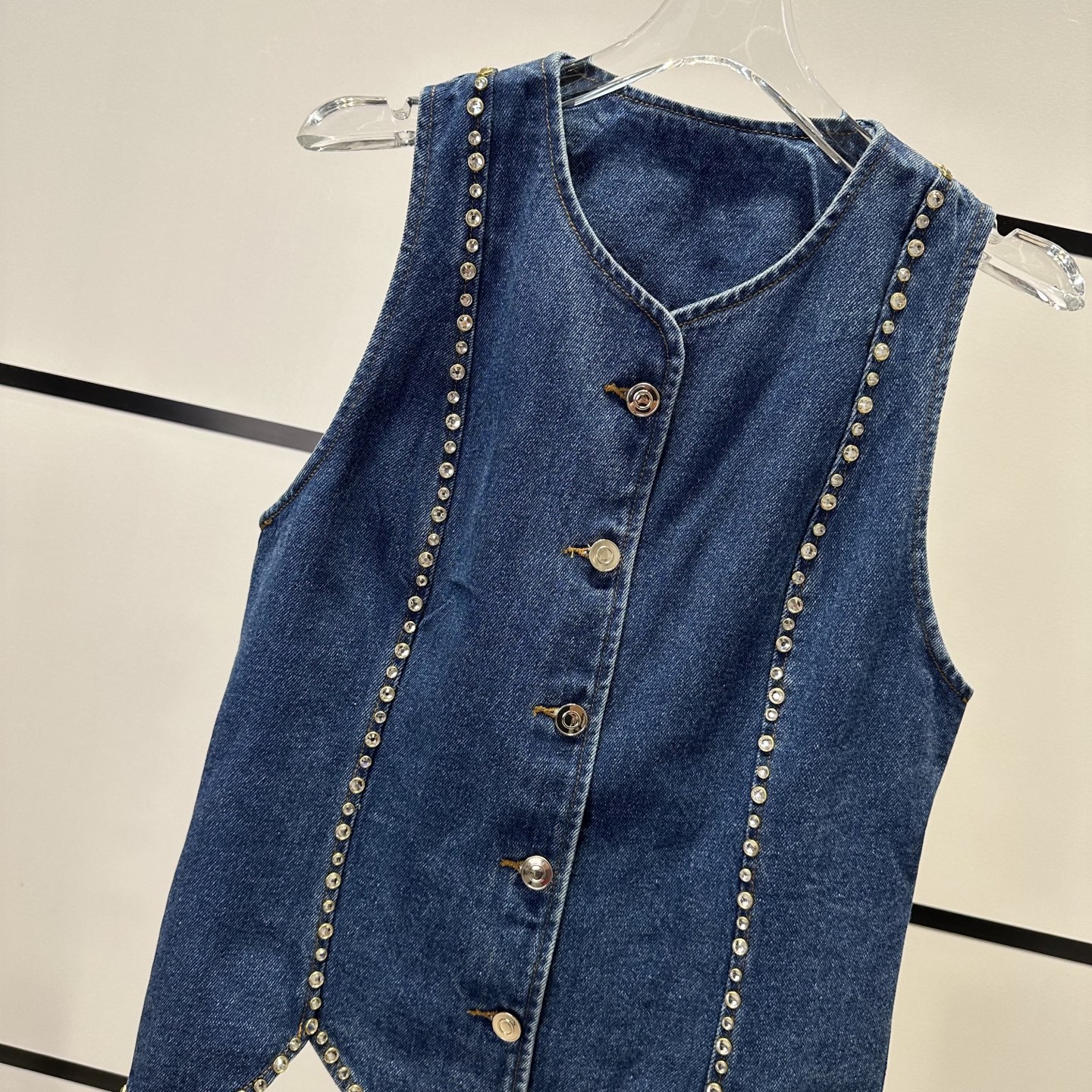 Fashion Code: High-Quality Women’s Clothes Set with Stylish Cosmopolitan Jeans - 图片 5