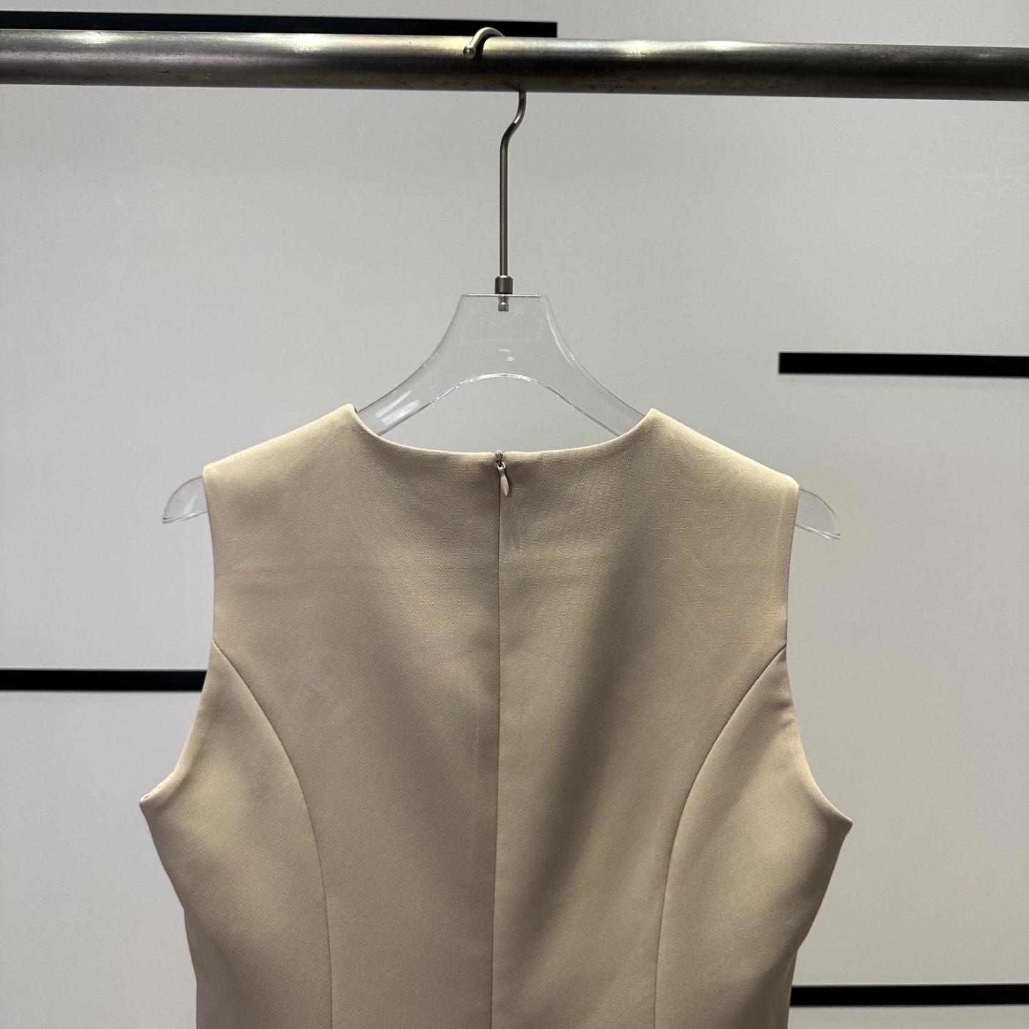 High-Quality Women’s Dress: Sandro B5392 – Structured, Elegant, and Versatile - 图片 6