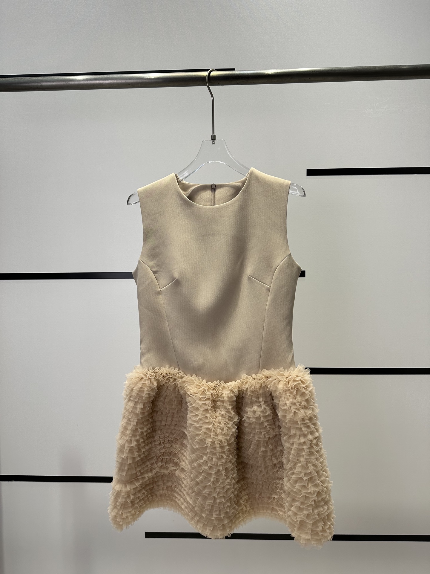 High-Quality Women’s Dress: Sandro B5392 – Structured, Elegant, and Versatile