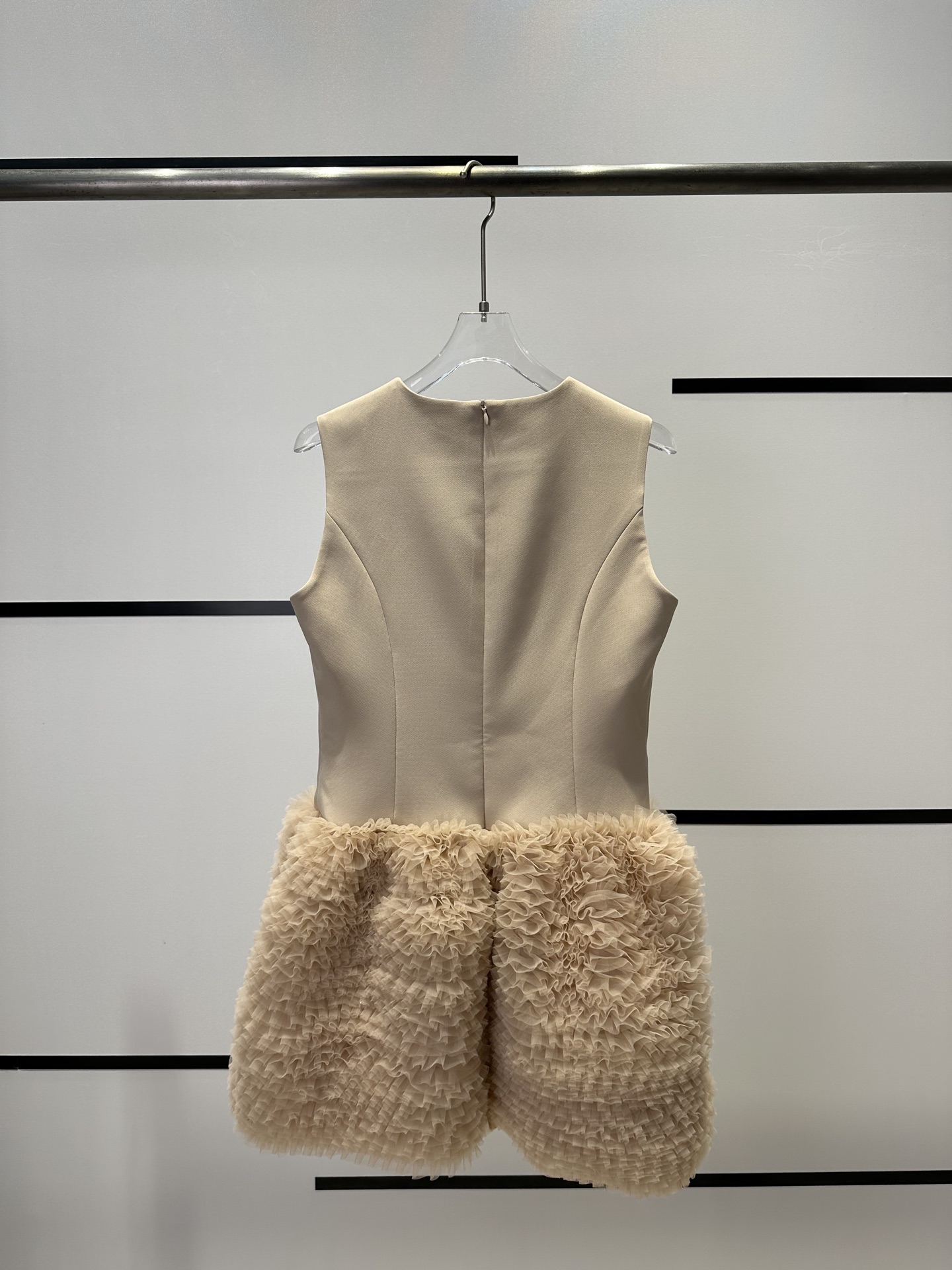 High-Quality Women’s Dress: Sandro B5392 – Structured, Elegant, and Versatile - 图片 2