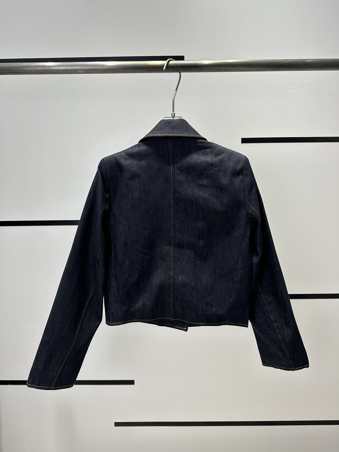 High-End Women’s Suit Collection: Quality, Tailored, Stylish, and Unique Designs - 图片 3