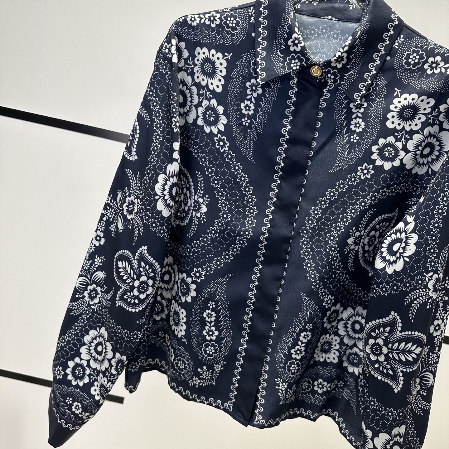 “High-End Retro-Print Women’s Suit: Classic, Elegant, Comfortable, and Invincible” - 图片 5