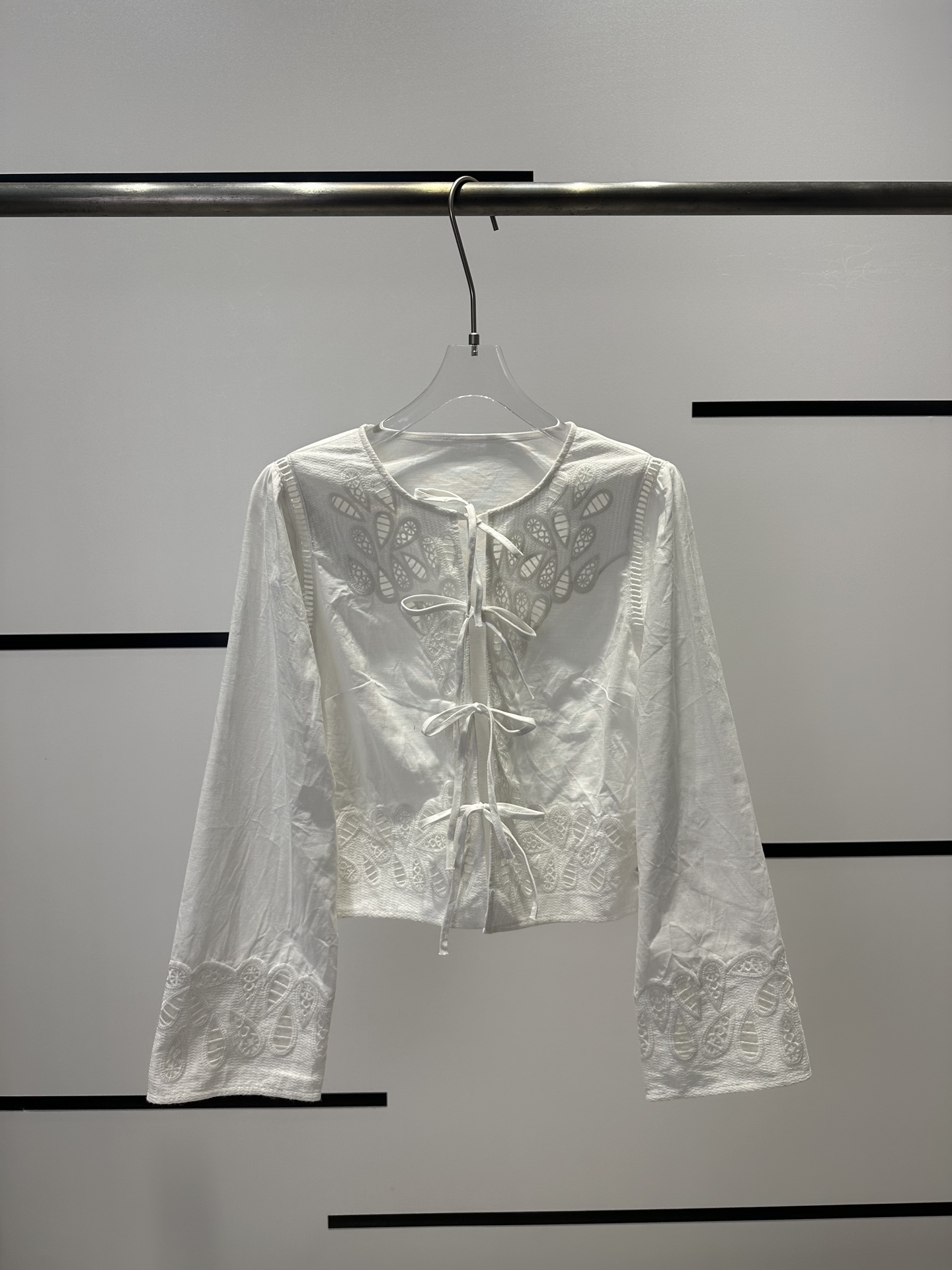 “High-end Women’s Suit with Fragrance and Embroidered Shirt in SML Size”