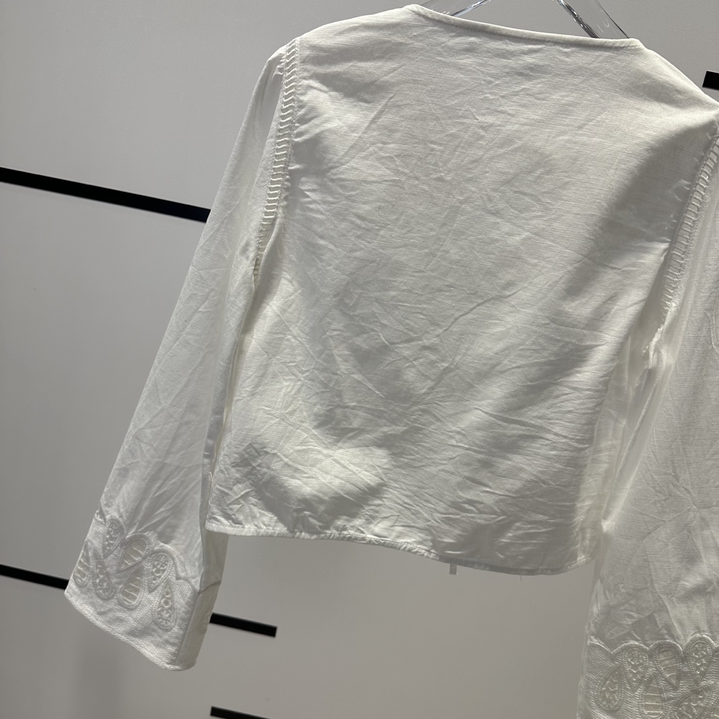 “High-end Women’s Suit with Fragrance and Embroidered Shirt in SML Size” - 图片 7
