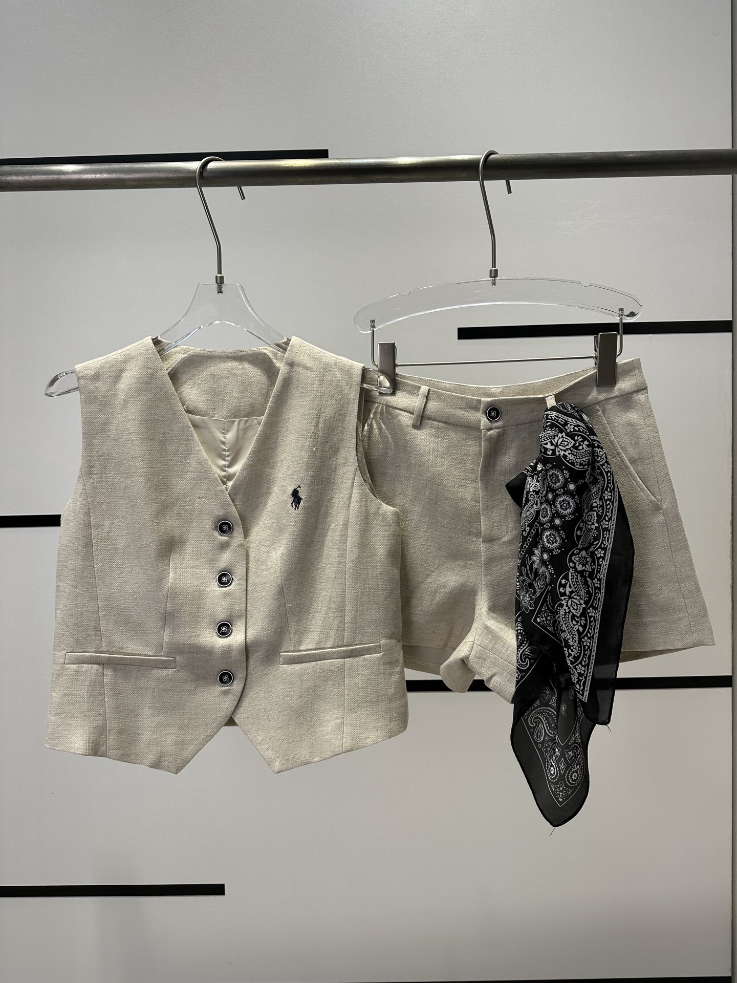 High Quality Women’s Clothes and Polo Shirts, Ravv’s Pills and T-shirts for Exclusive Production - 图片 1