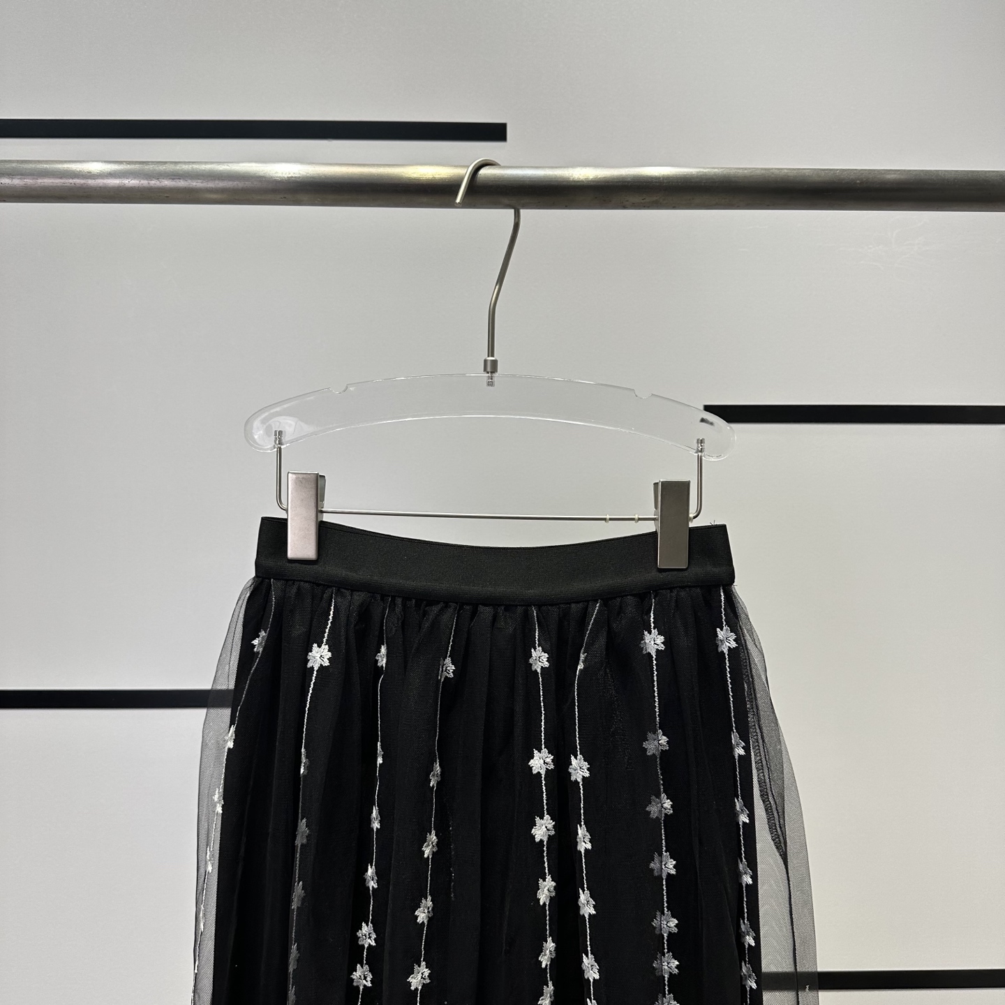 High-Quality Women’s Dress with Max B5513 Embroidery and Short Skirt for High Luxury - 图片 6