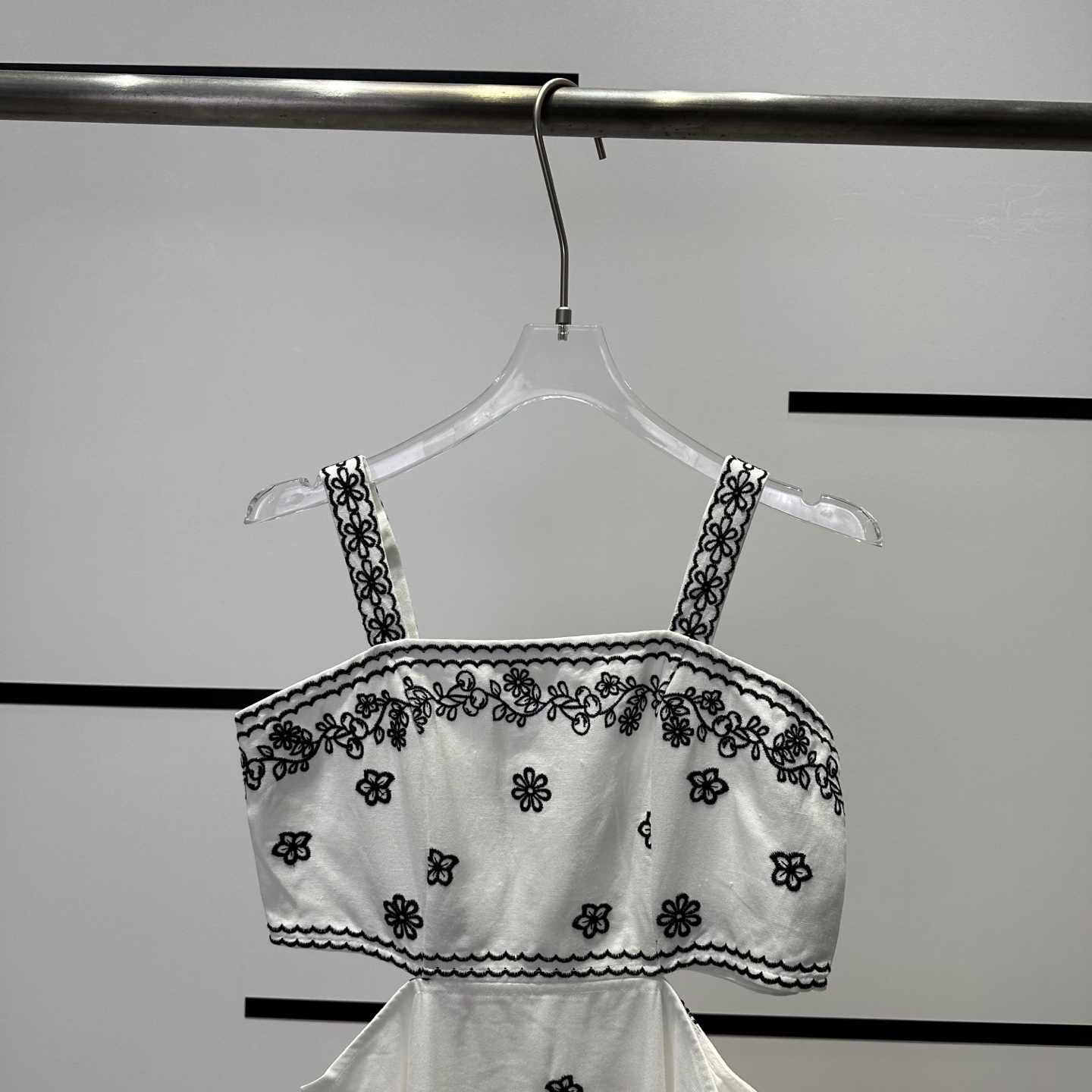 High-End French-Style Female Clothes Packaging with Embroidery Belt and Comfortable Fabric - 图片 3