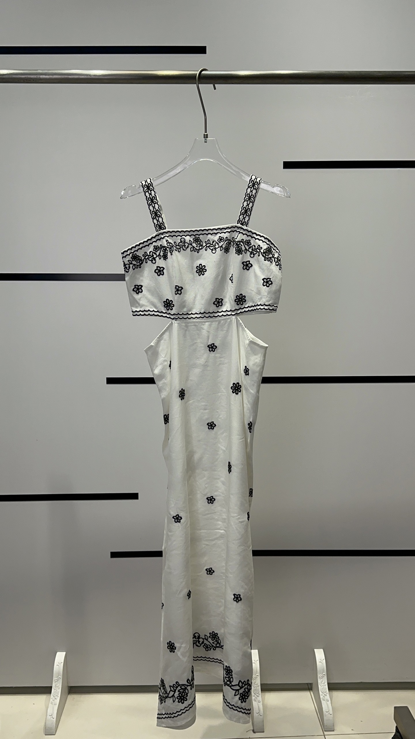 High-End French-Style Female Clothes Packaging with Embroidery Belt and Comfortable Fabric