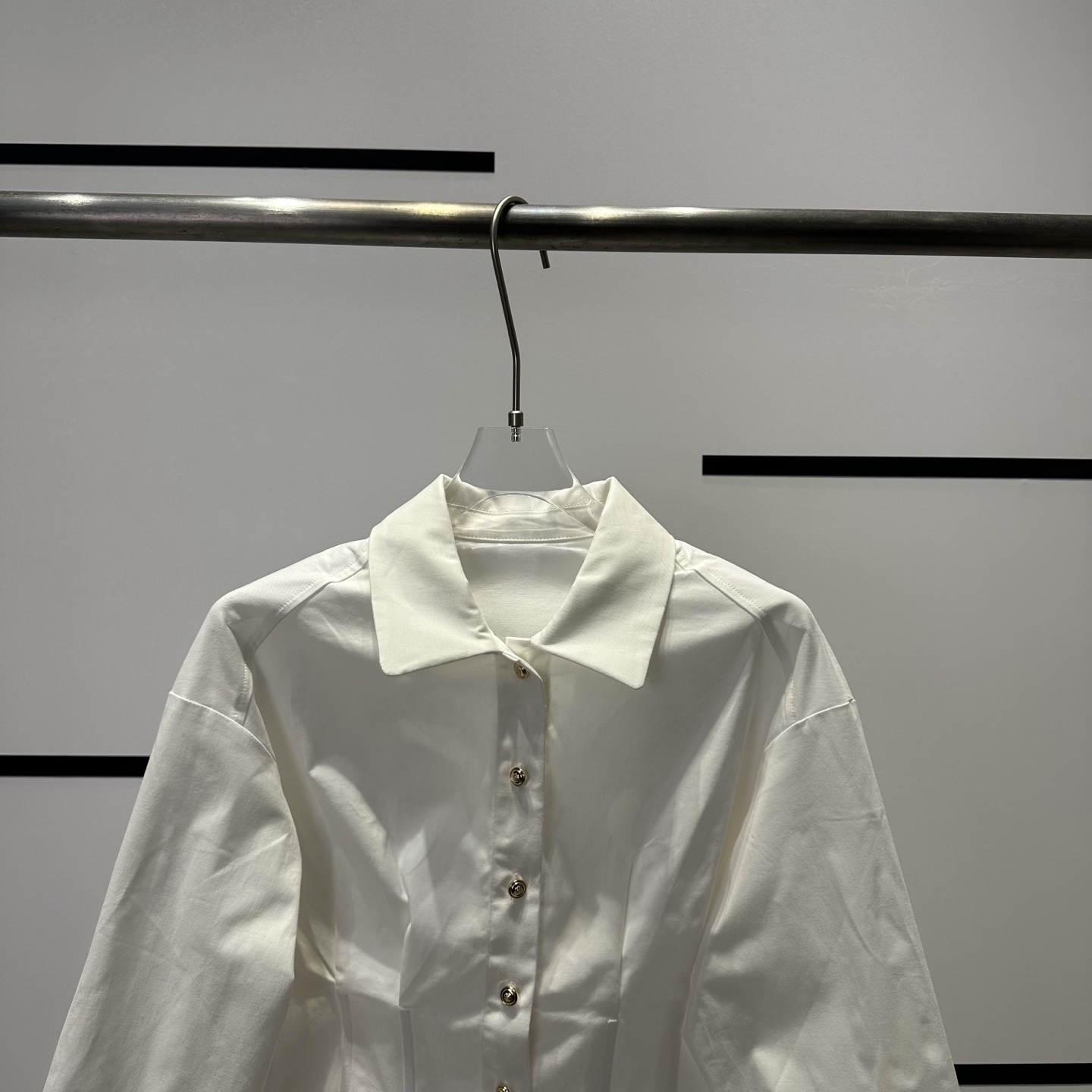 “High-Quality Women’s Clothes: Maje2025 New Short-Dressed Shirts for Autumn – Simple, Cute, and Stylish!” - 图片 3