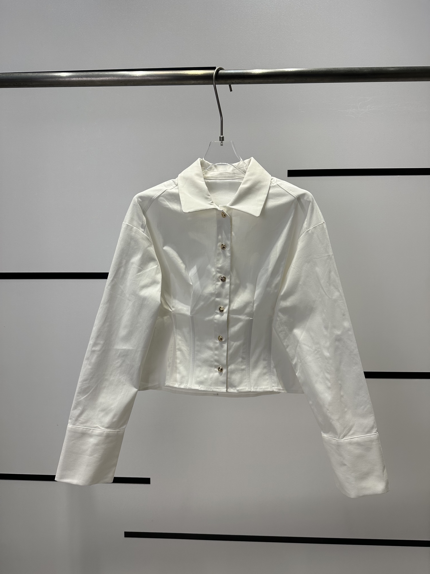 “High-Quality Women’s Clothes: Maje2025 New Short-Dressed Shirts for Autumn – Simple, Cute, and Stylish!”