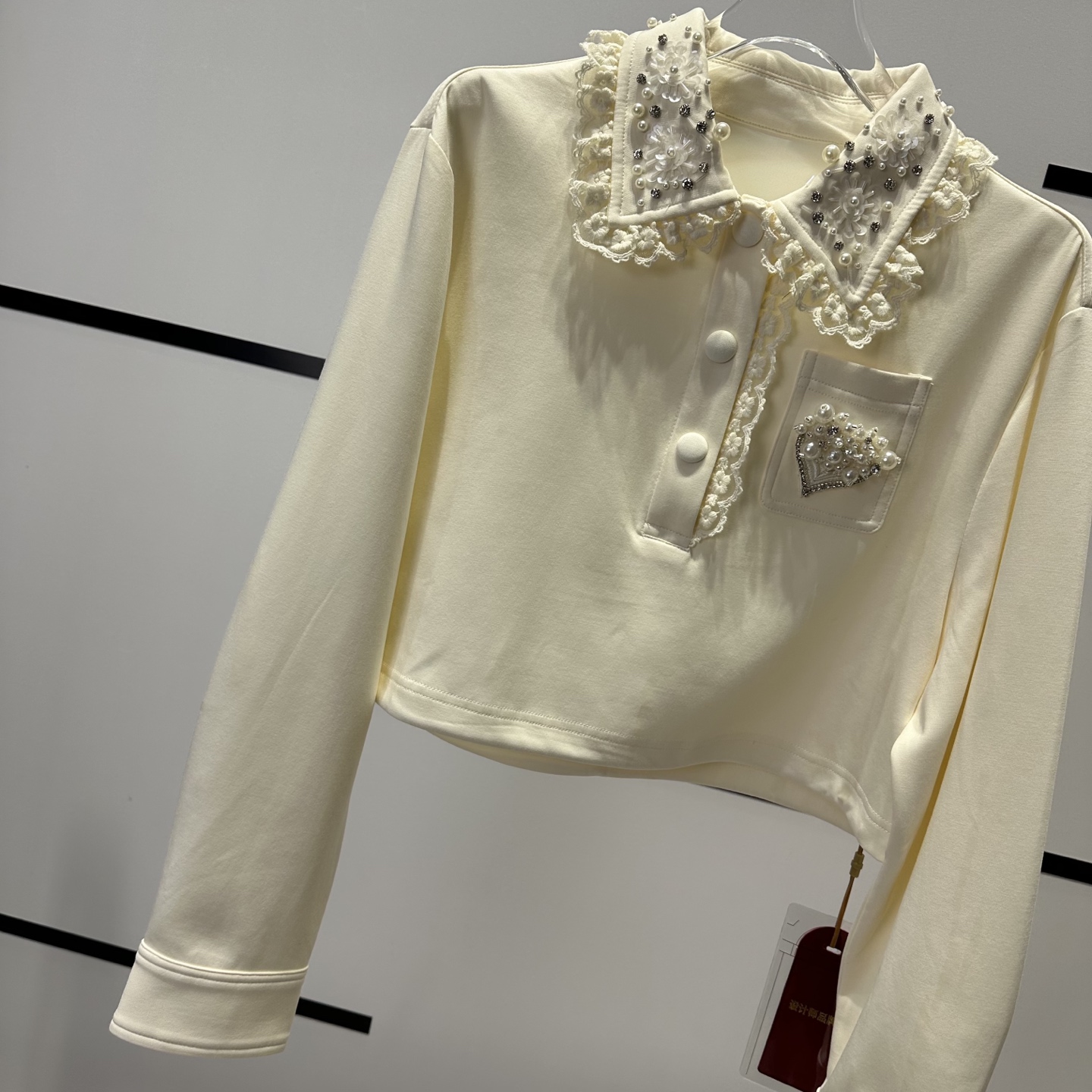 “High-End Women’s Lace Dress with Nail Detailing and Fashionable Design” - 图片 5