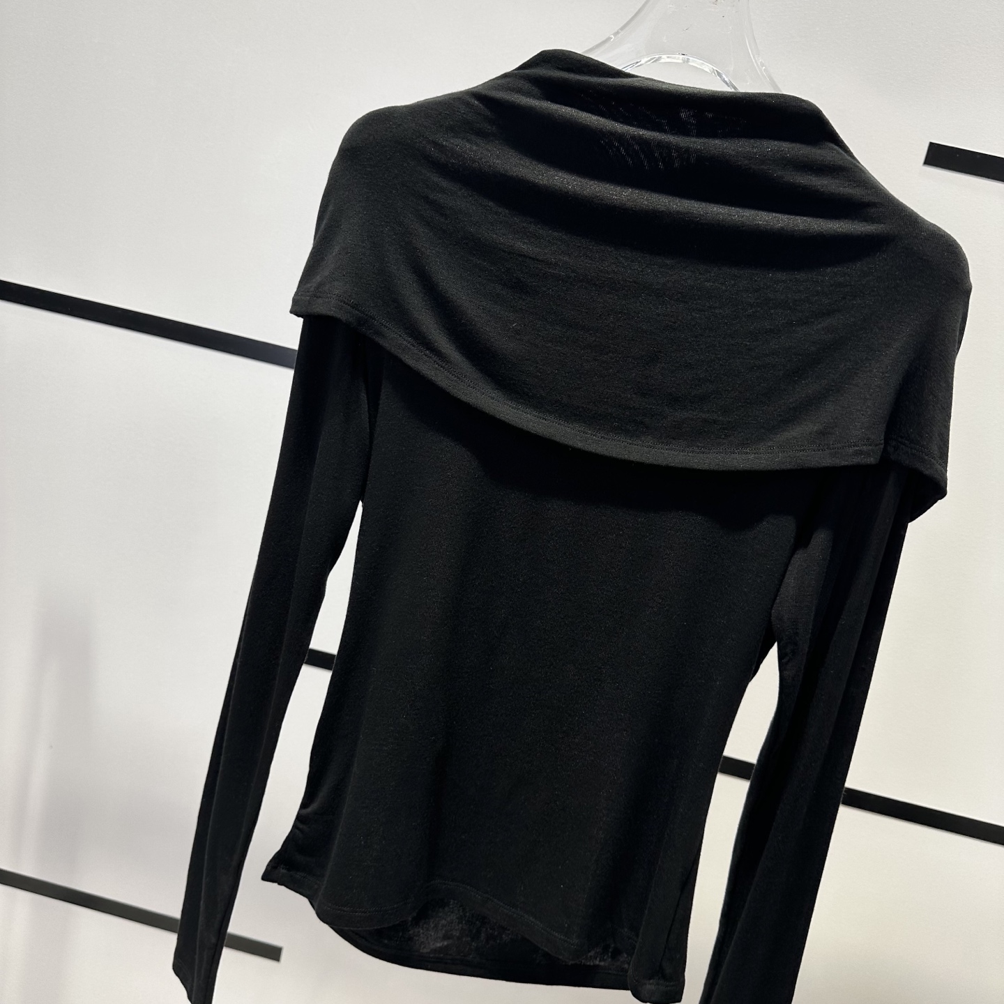 High-End Women’s Clothes with YSL Packaging: Versatile, Stylish, and Easy to Mix and Match - 图片 7