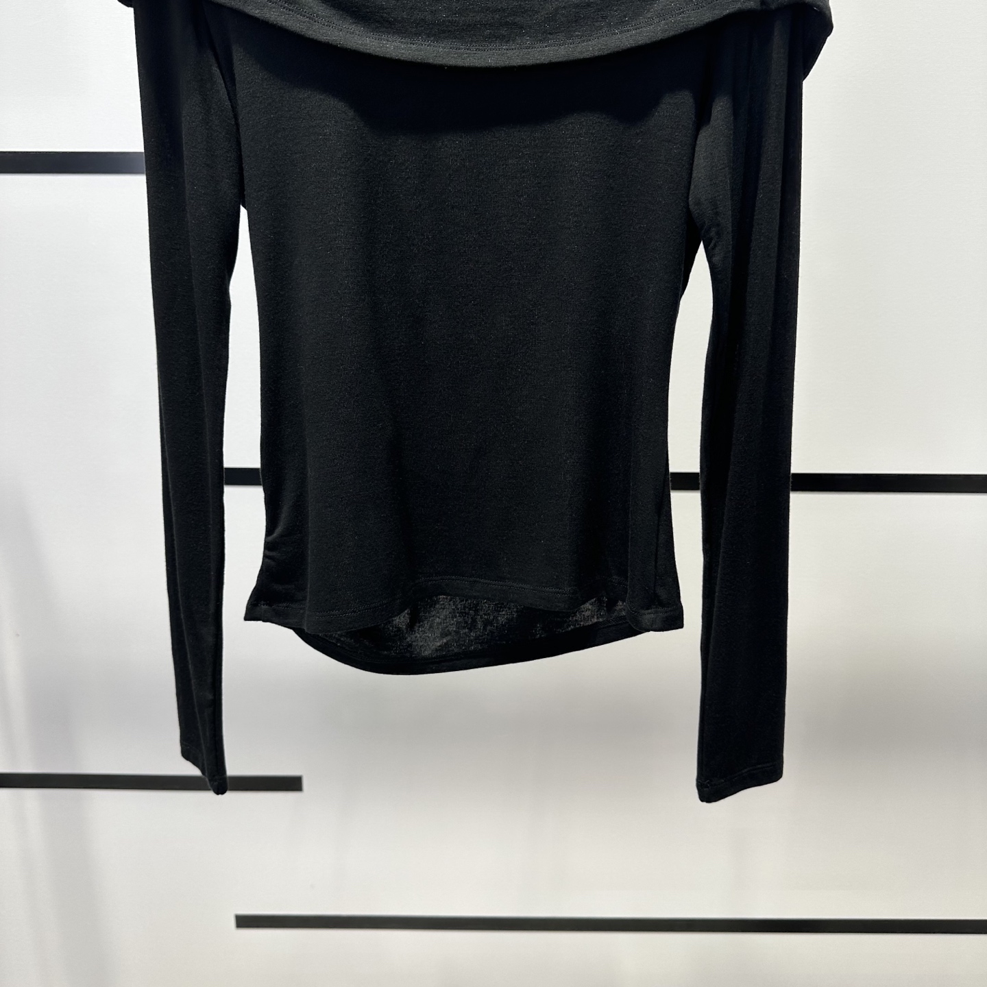 High-End Women’s Clothes with YSL Packaging: Versatile, Stylish, and Easy to Mix and Match - 图片 8