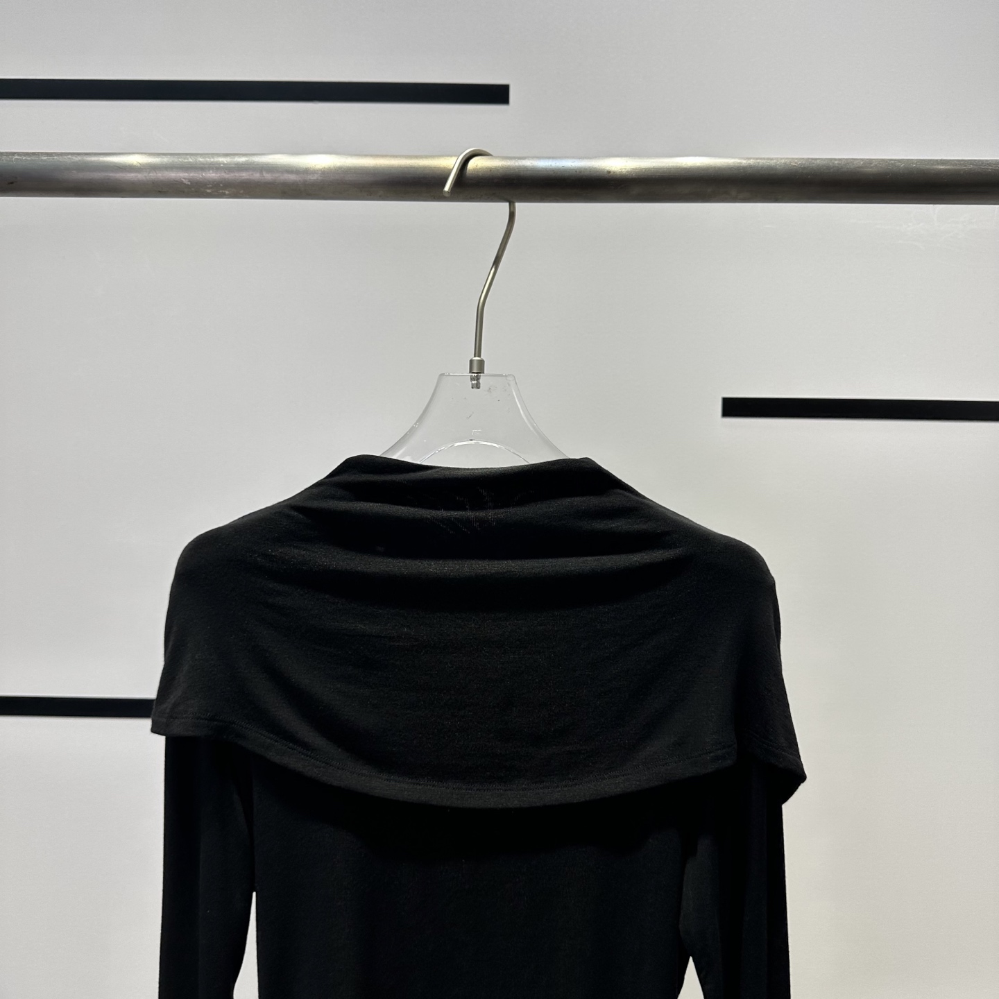 High-End Women’s Clothes with YSL Packaging: Versatile, Stylish, and Easy to Mix and Match - 图片 6