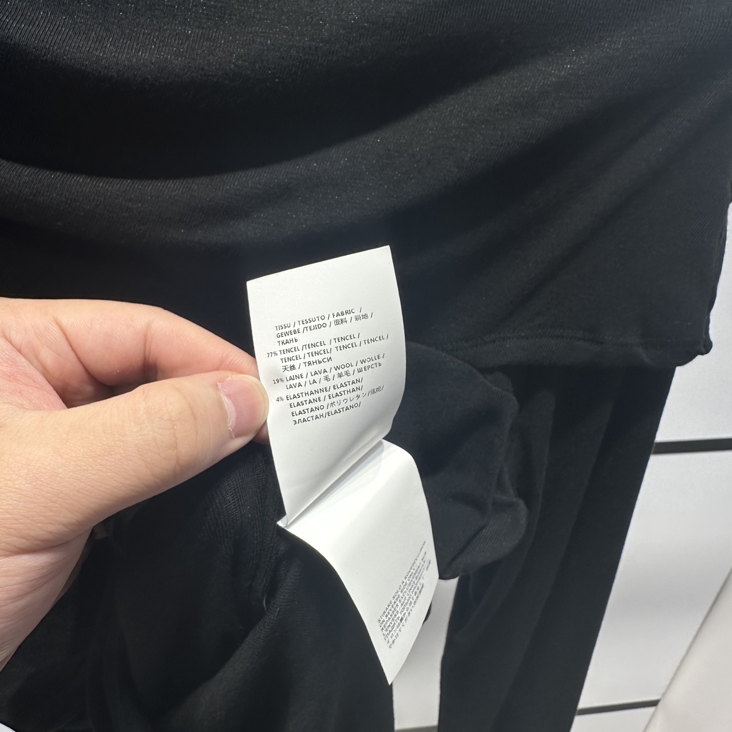 High-End Women’s Clothes with YSL Packaging: Versatile, Stylish, and Easy to Mix and Match - 图片 9